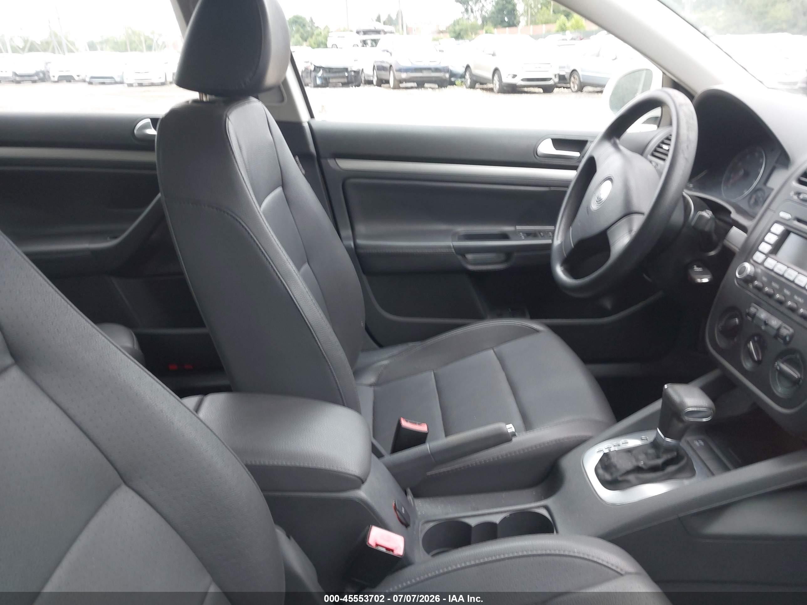 2007 Volkswagen Jetta 2.5 Белый vin: 3VWSG71K87M139102