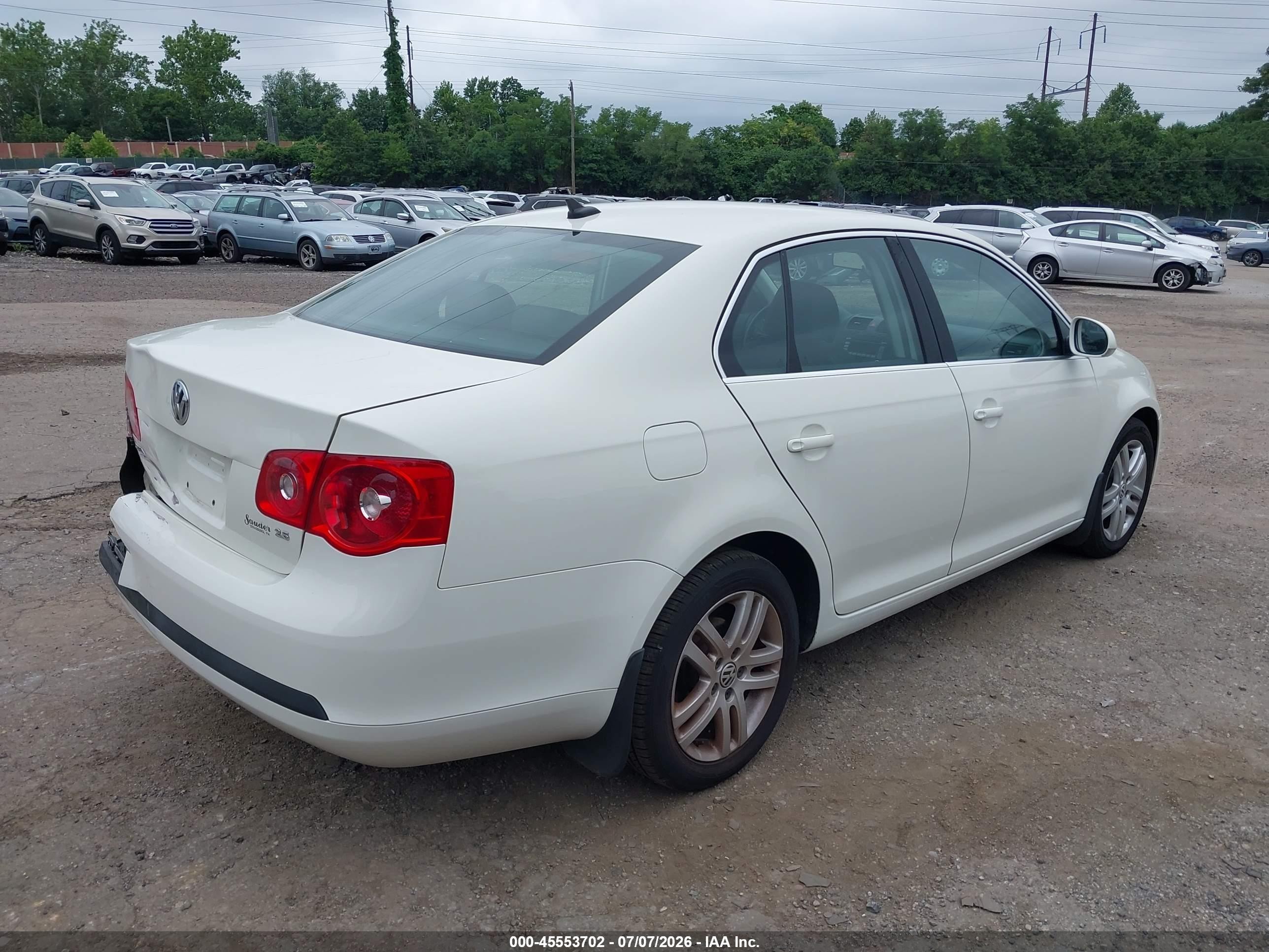 2007 Volkswagen Jetta 2.5 Белый vin: 3VWSG71K87M139102