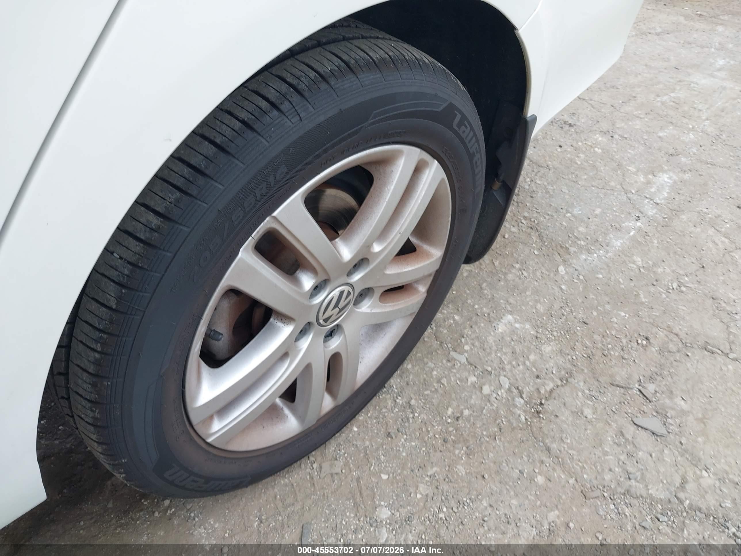 2007 Volkswagen Jetta 2.5 Белый vin: 3VWSG71K87M139102