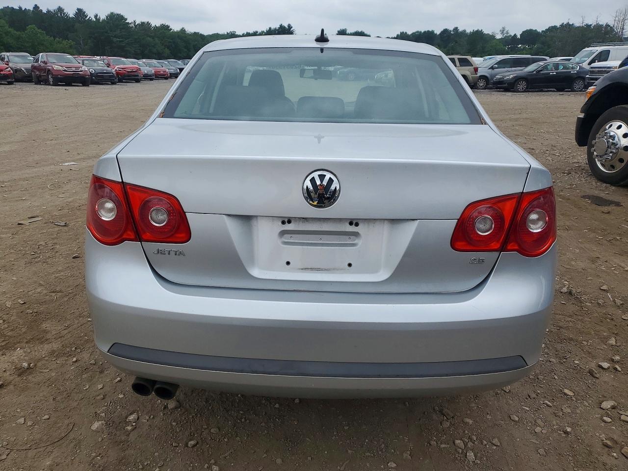 2007 Volkswagen Jetta 2.5 Option Package 1 Silver vin: 3VWSG71KX7M031323