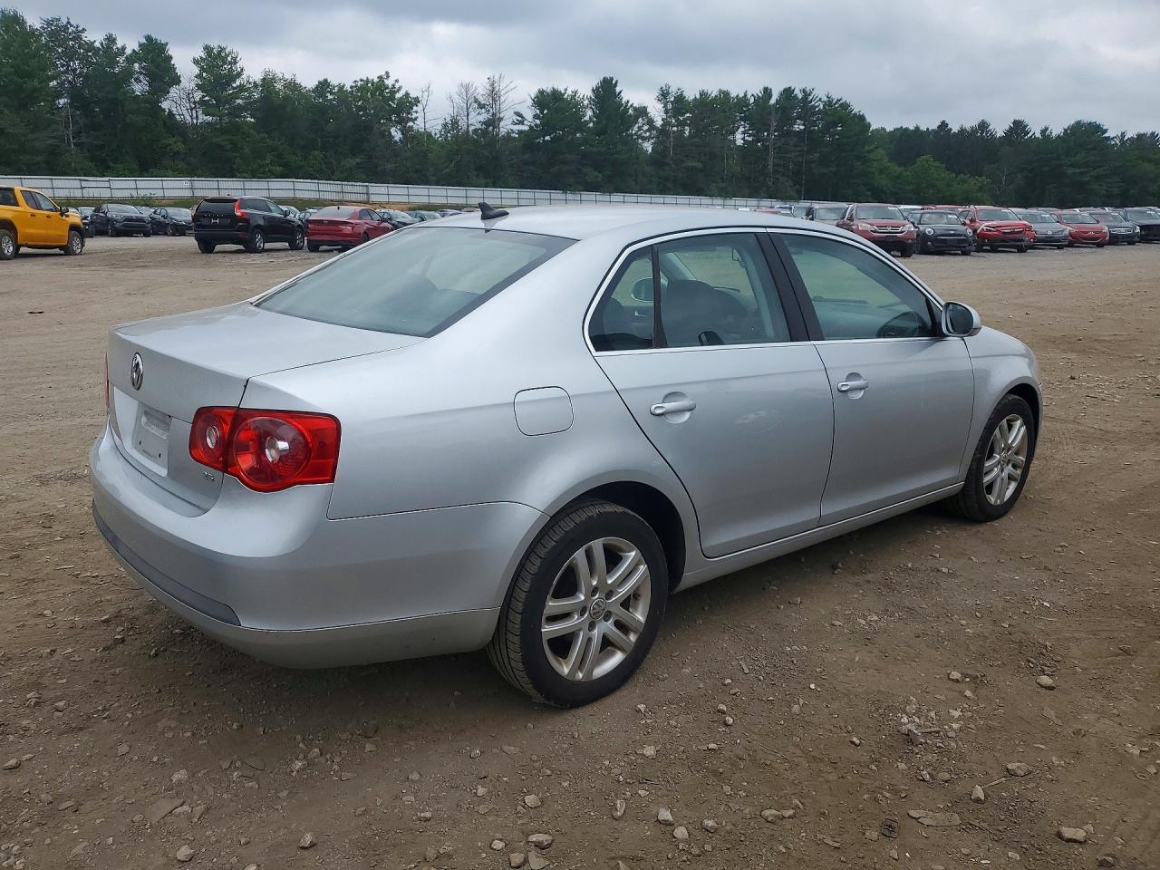 2007 Volkswagen Jetta 2.5 Option Package 1 Silver vin: 3VWSG71KX7M031323