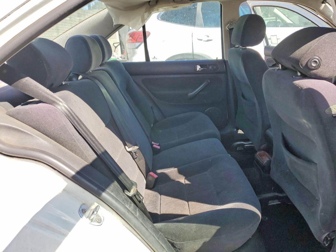 2002 Volkswagen Jetta Gls White vin: 3VWSK69M22M039858