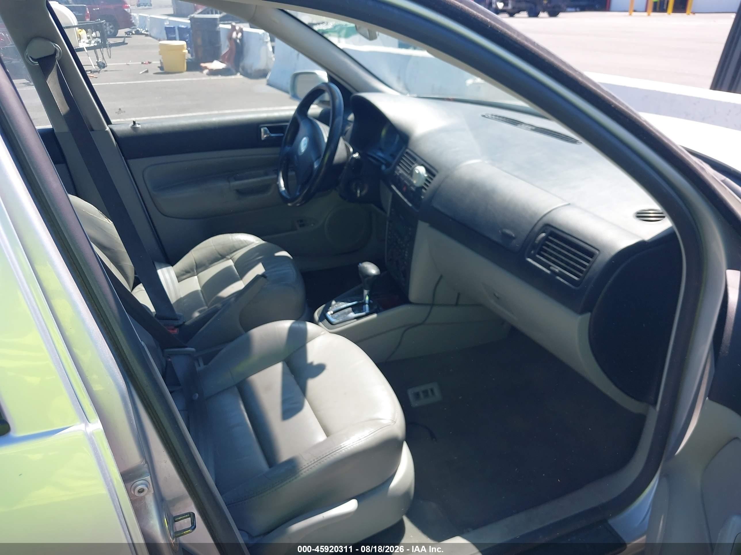 2004 Volkswagen Jetta Gls 2.0l Серебряный vin: 3VWSK69MX4M009607