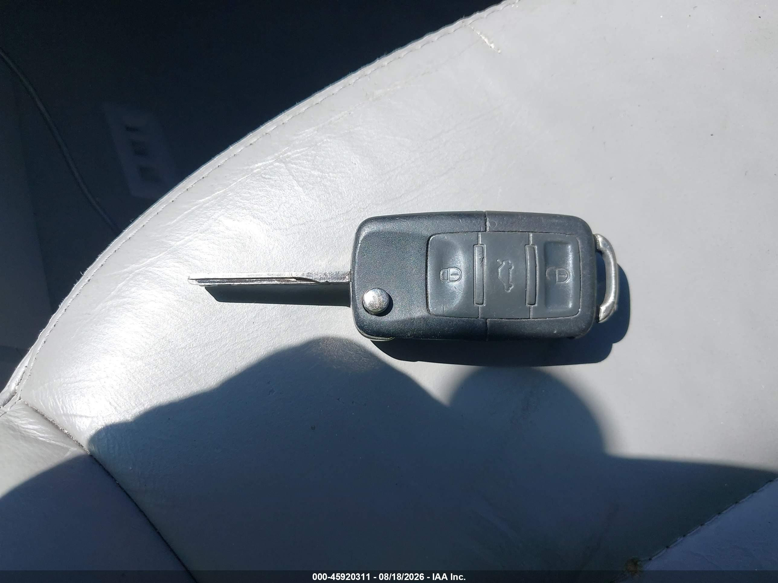 2004 Volkswagen Jetta Gls 2.0l Серебряный vin: 3VWSK69MX4M009607