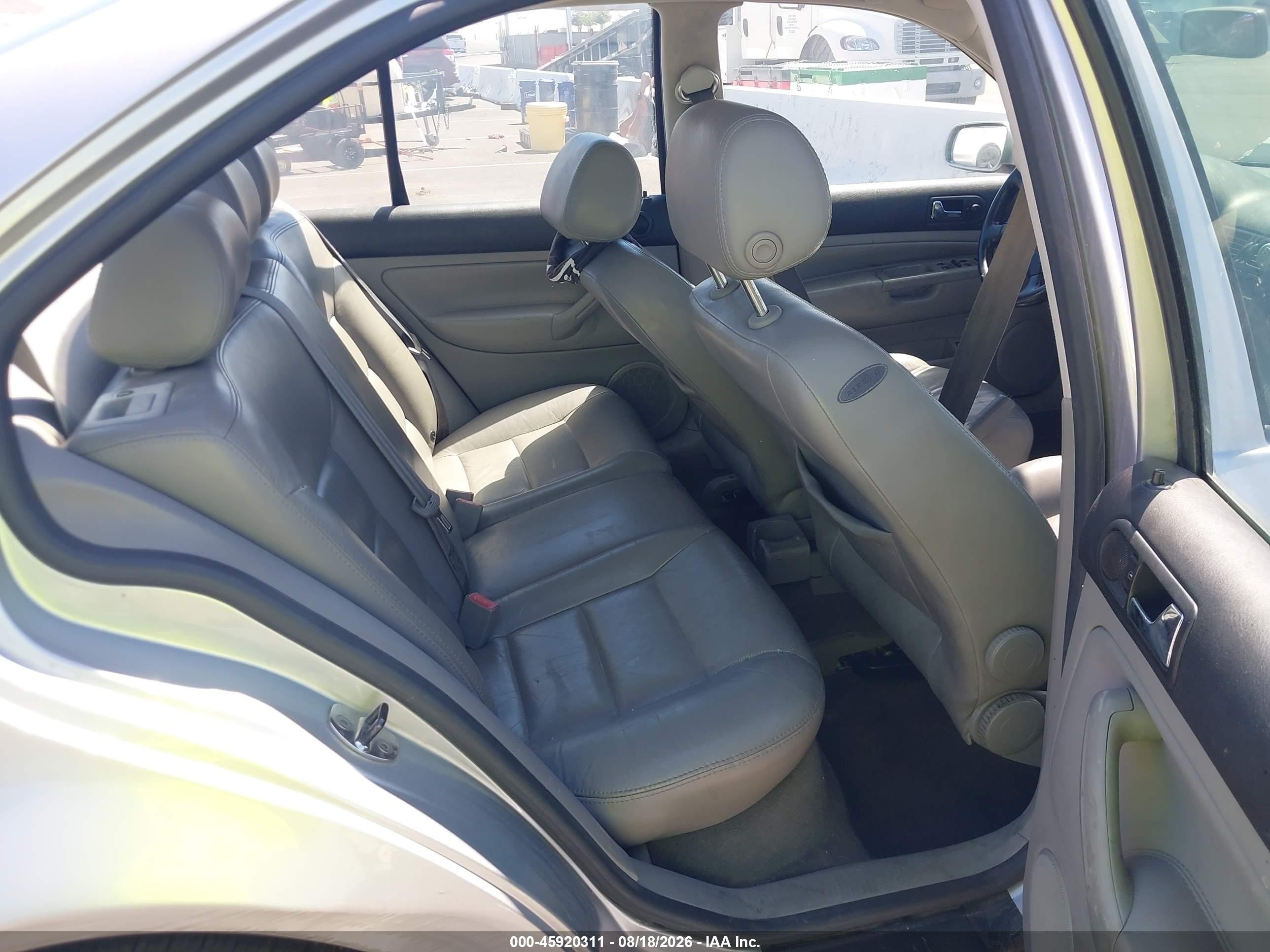 2004 Volkswagen Jetta Gls 2.0l Серебряный vin: 3VWSK69MX4M009607
