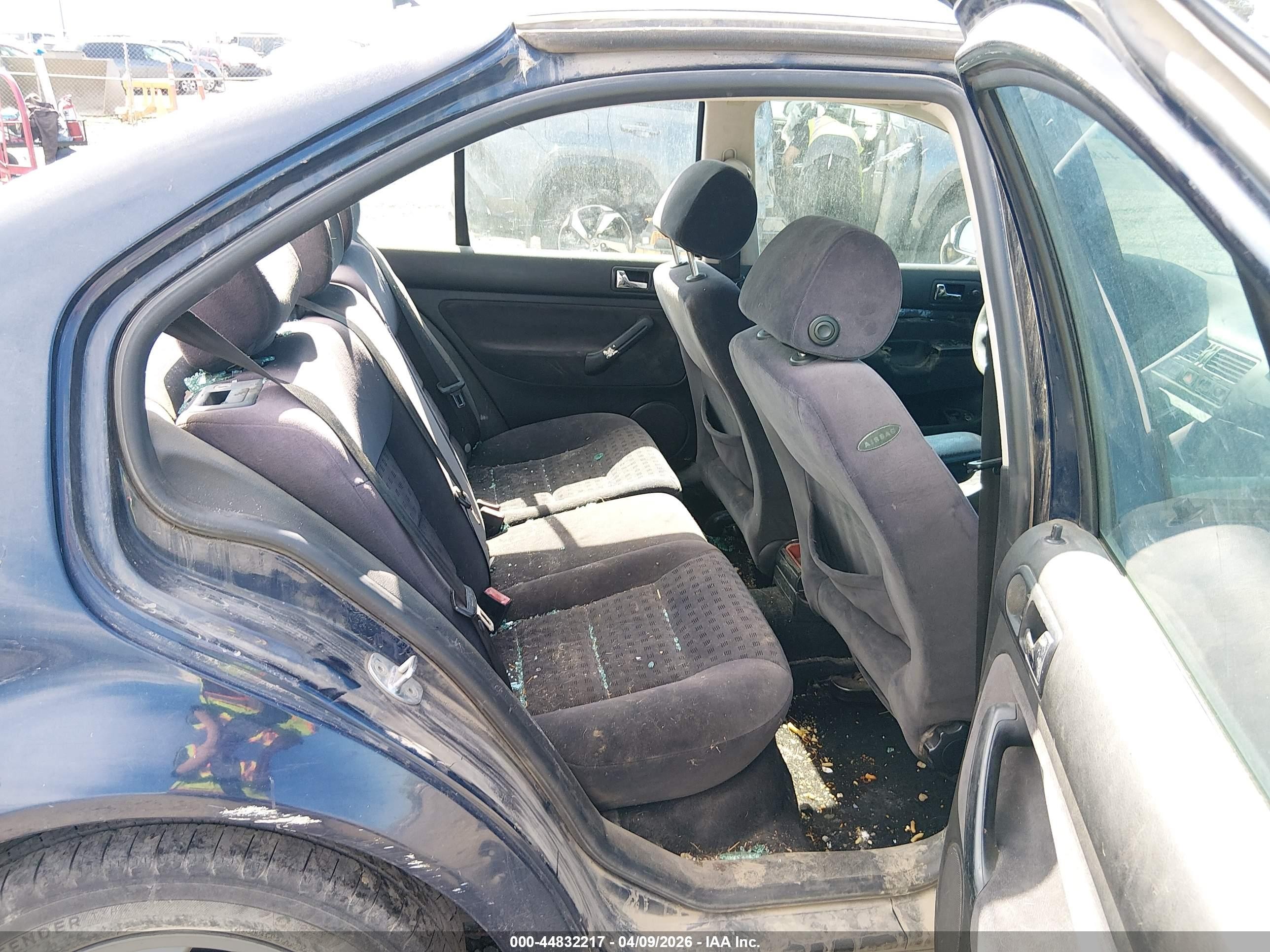 2002 Volkswagen Jetta Gls Tdi Blue vin: 3VWSP69M42M192050