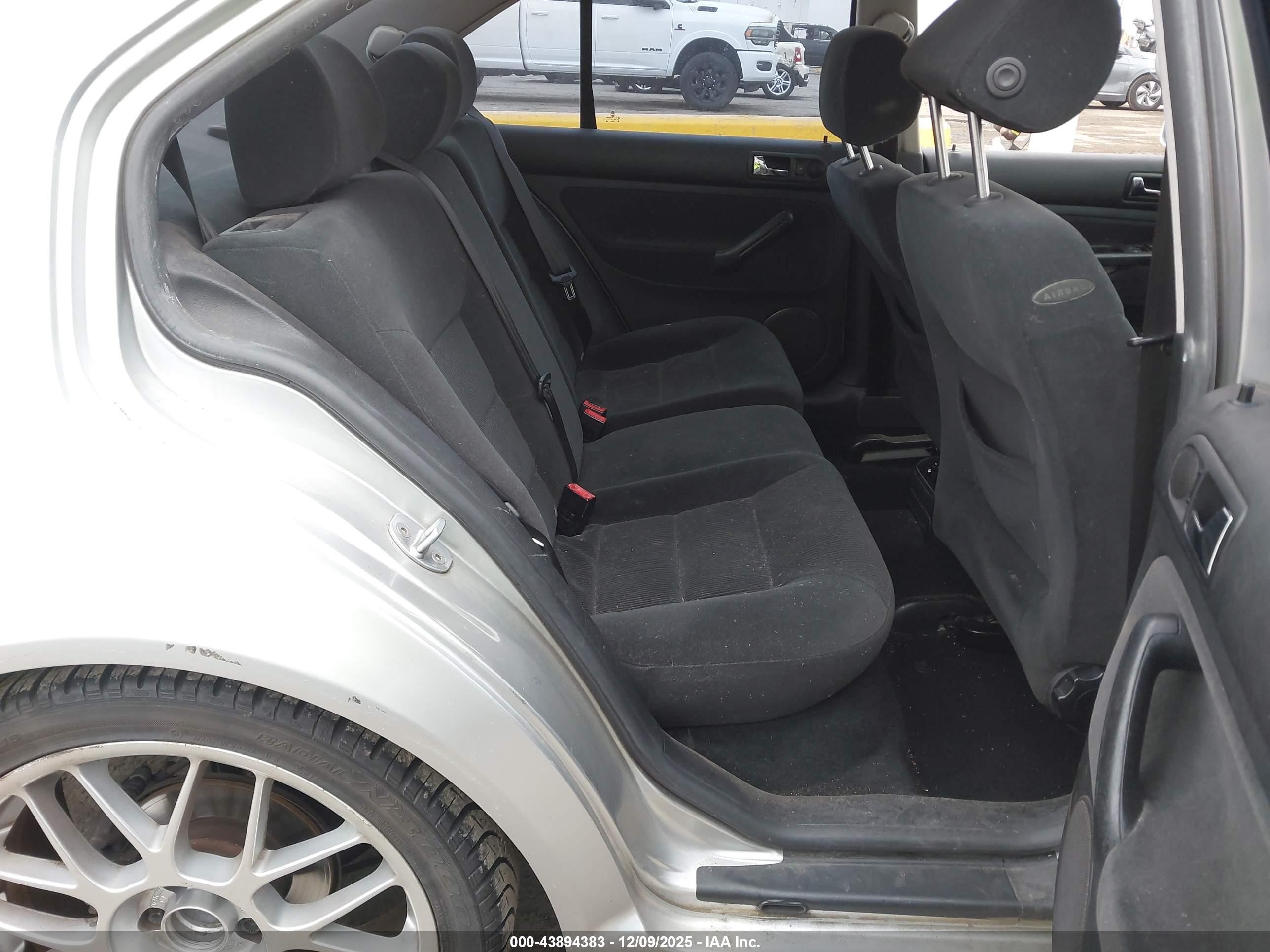 2002 Volkswagen Jetta Gls Tdi Silver vin: 3VWSP69M52M011974