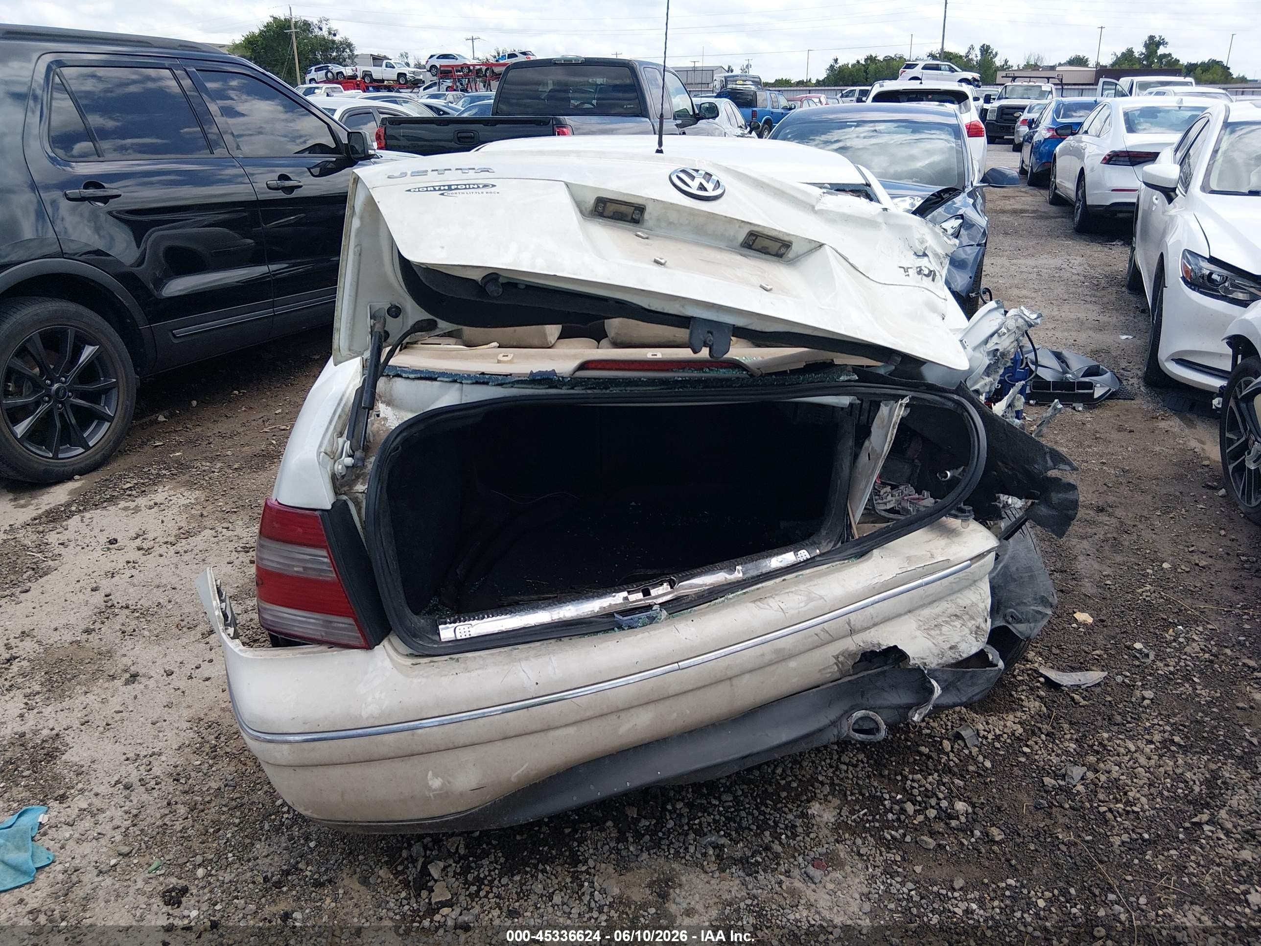2004 Volkswagen Jetta Gls Tdi Белый vin: 3VWSR69M04M063672