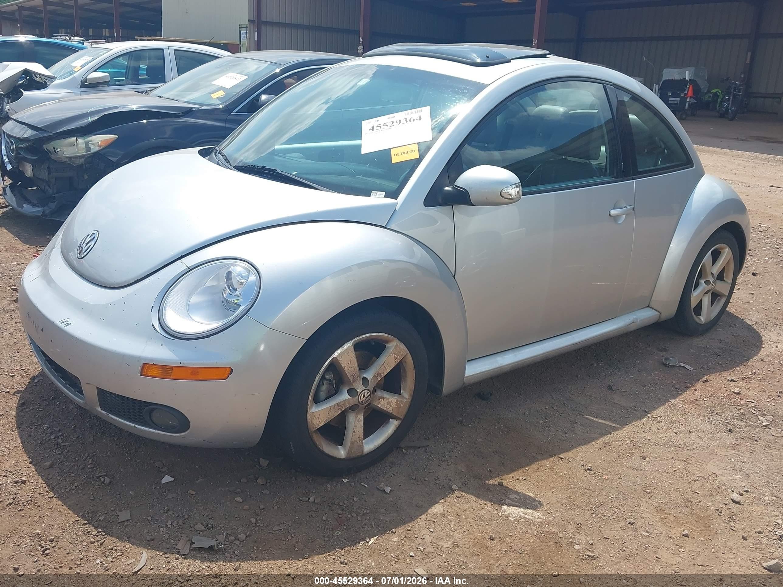 2007 Volkswagen New Beetle Coupe 2.5 (a6) Silver vin: 3VWSW31C87M505905