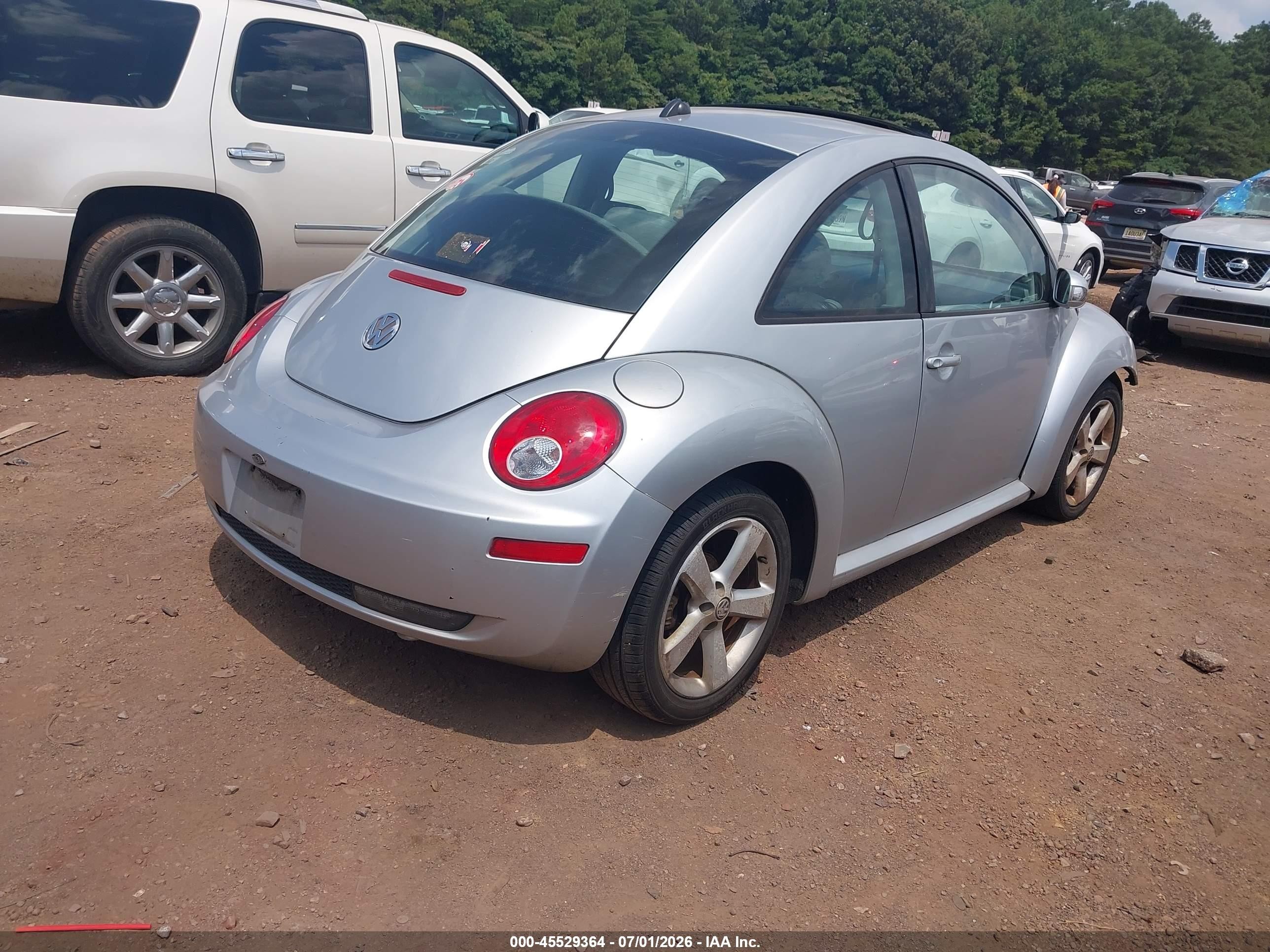 2007 Volkswagen New Beetle Coupe 2.5 (a6) Silver vin: 3VWSW31C87M505905