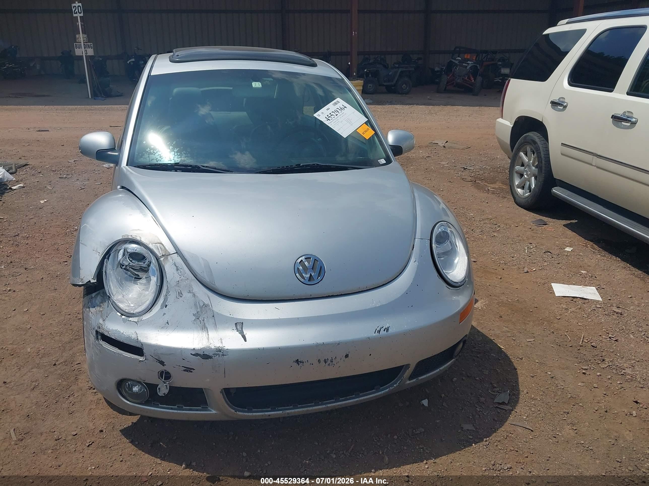 2007 Volkswagen New Beetle Coupe 2.5 (a6) Silver vin: 3VWSW31C87M505905