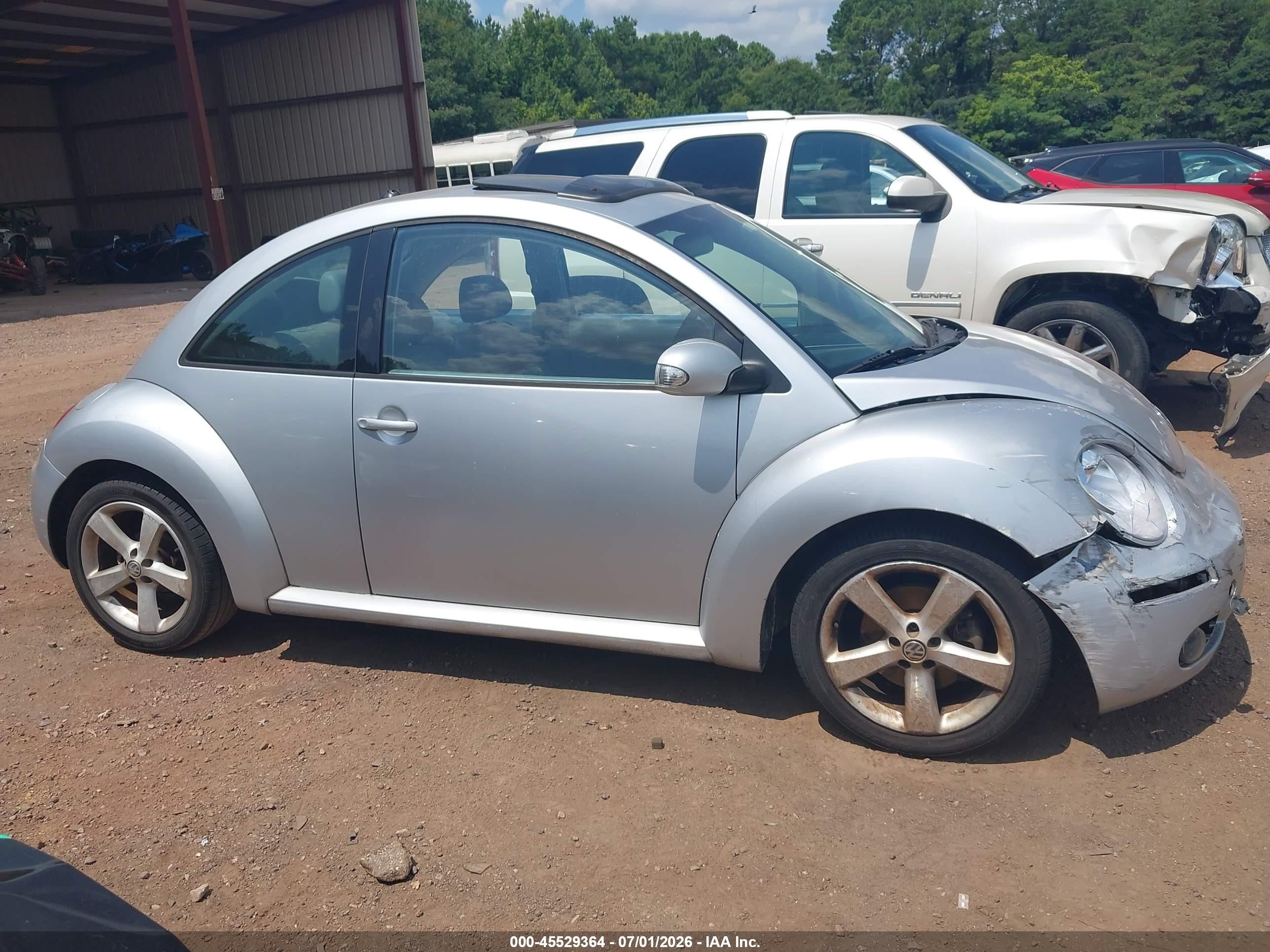 2007 Volkswagen New Beetle Coupe 2.5 (a6) Silver vin: 3VWSW31C87M505905