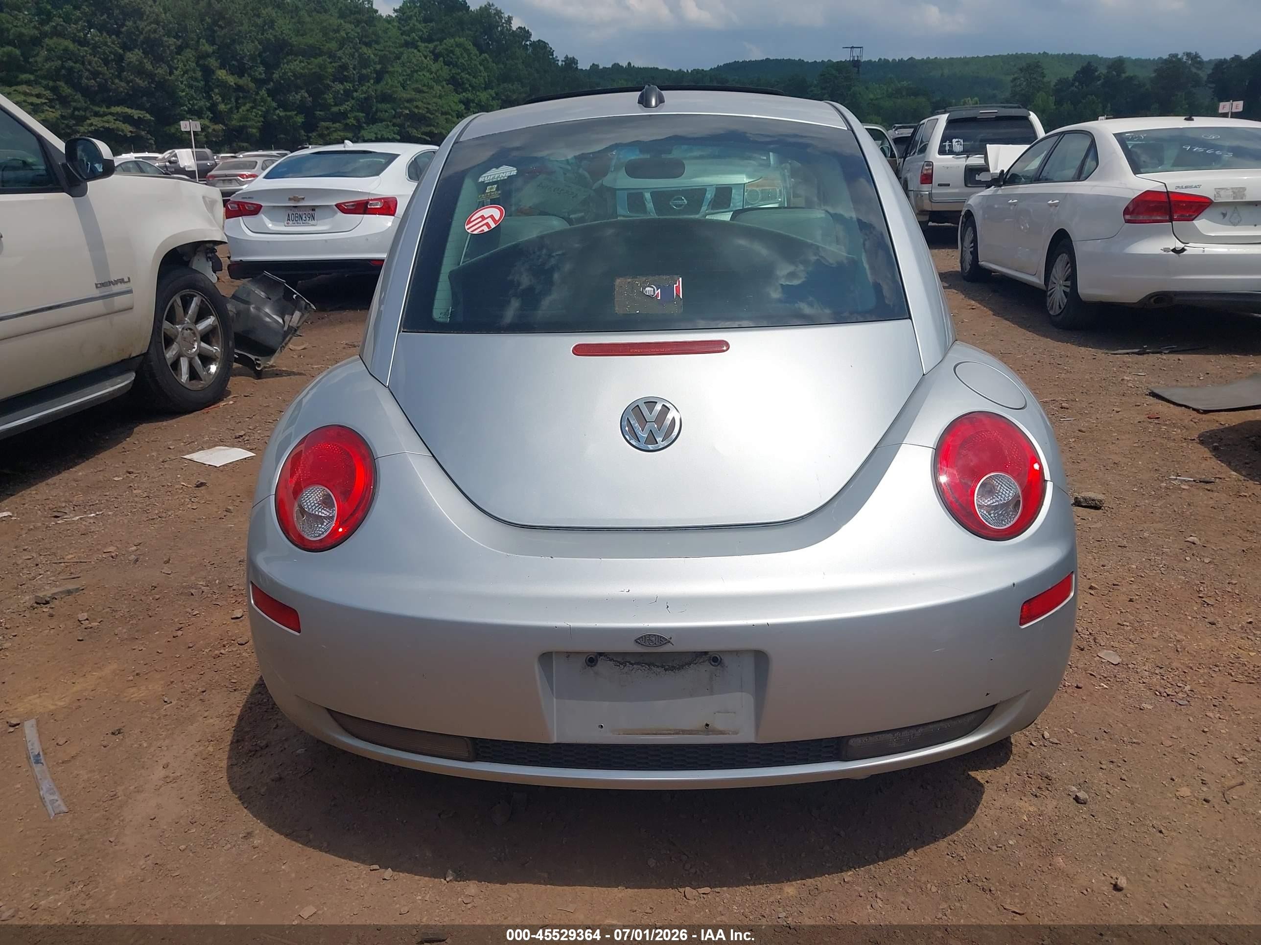 2007 Volkswagen New Beetle Coupe 2.5 (a6) Silver vin: 3VWSW31C87M505905