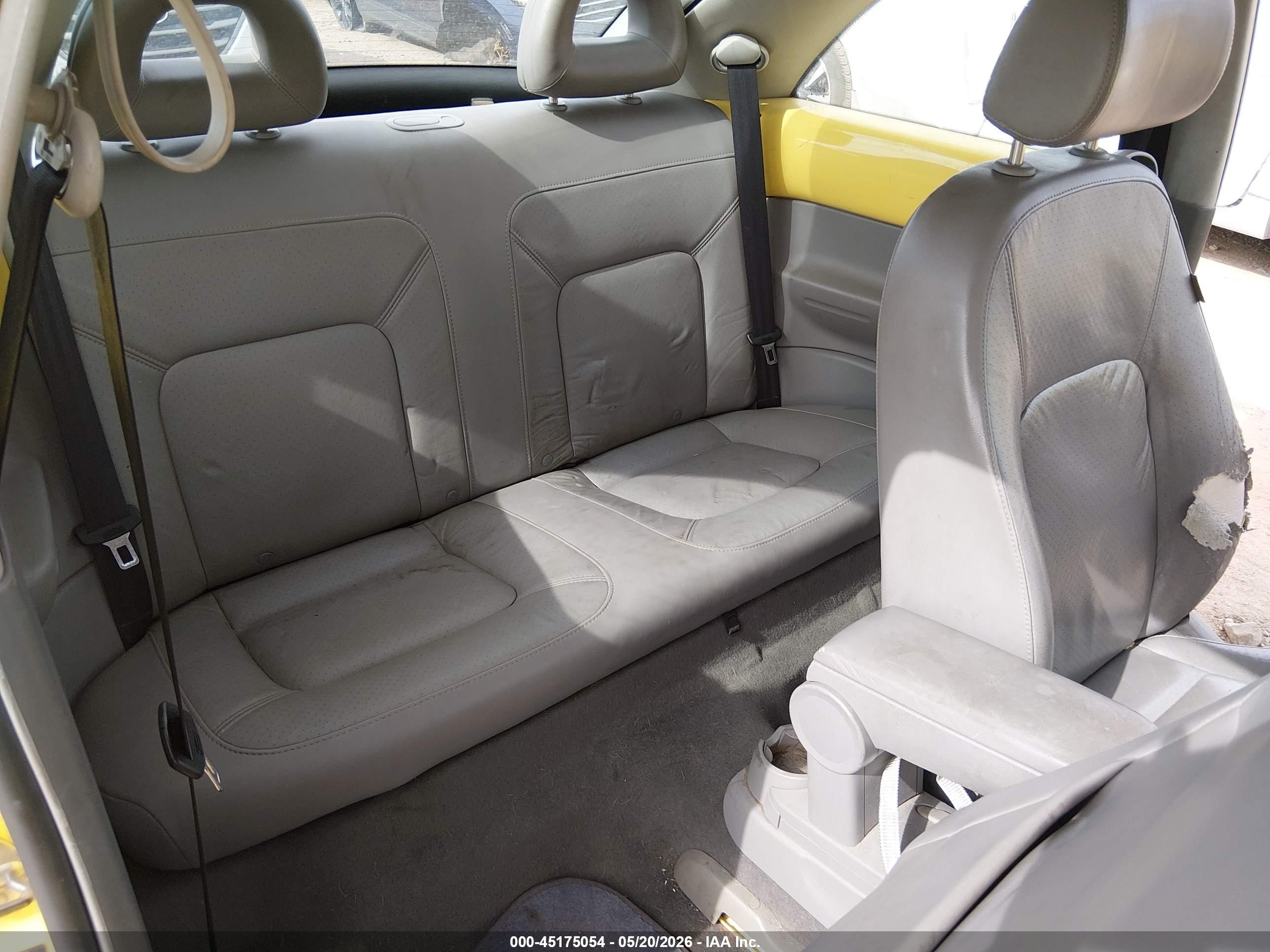 2006 Volkswagen New Beetle 2.5/2.5 (a6) Yellow vin: 3VWSW31C96M407514