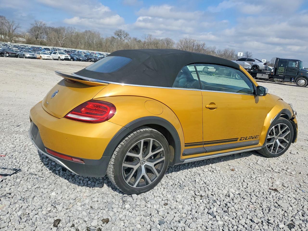 2017 Volkswagen Beetle Dune Gold vin: 3VWT17AT0HM807166
