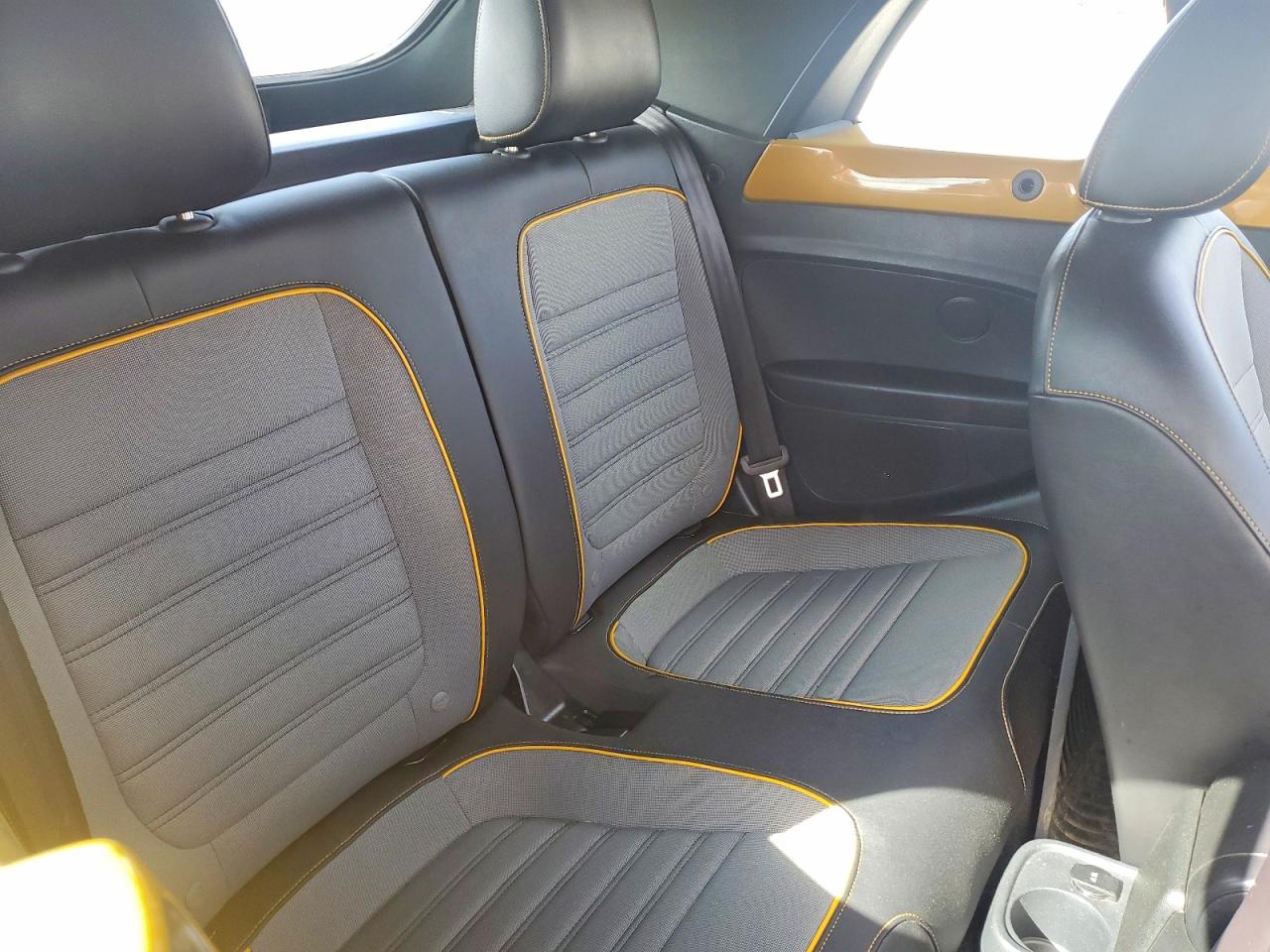2017 Volkswagen Beetle Dune Gold vin: 3VWT17AT0HM807166