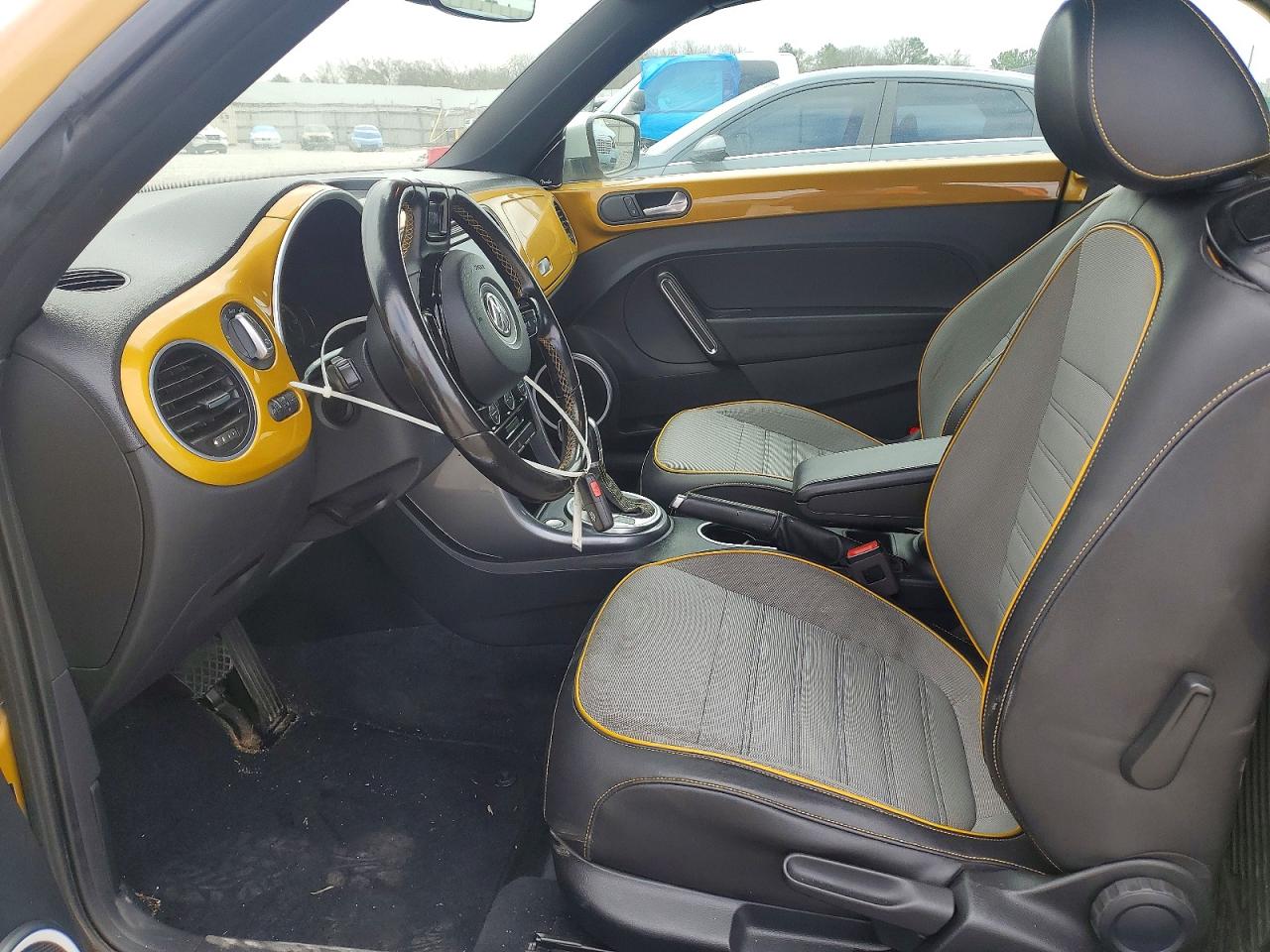 2017 Volkswagen Beetle Dune Gold vin: 3VWT17AT0HM807166