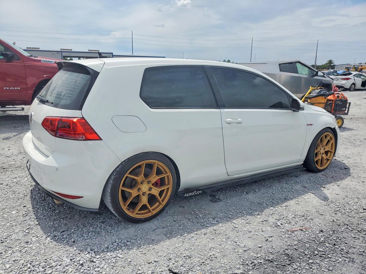 2015 Volkswagen Gti White vin: 3VWT47AU4FM074598