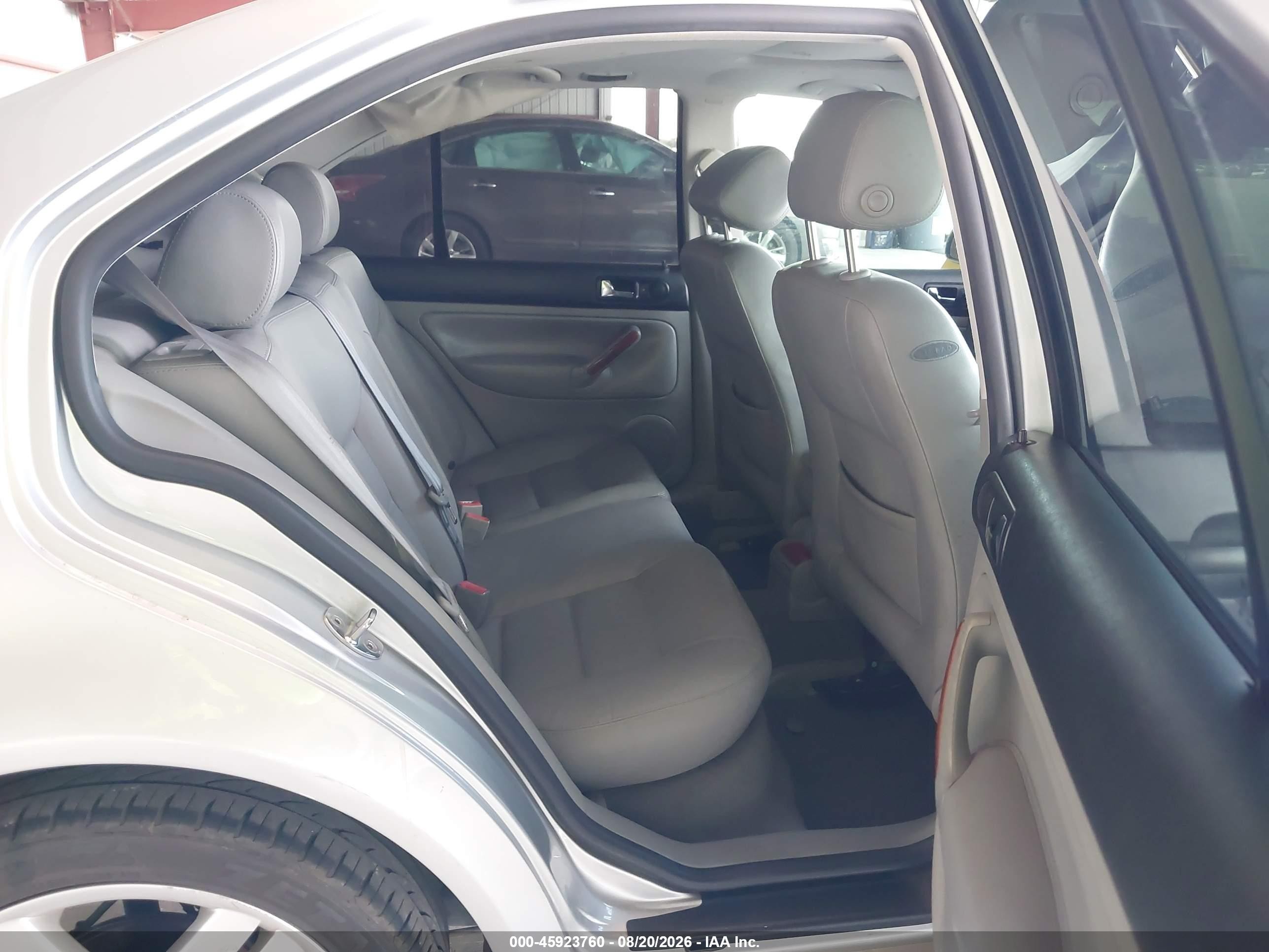 2003 Volkswagen Jetta Glx Серебряный vin: 3VWTH69M53M047148