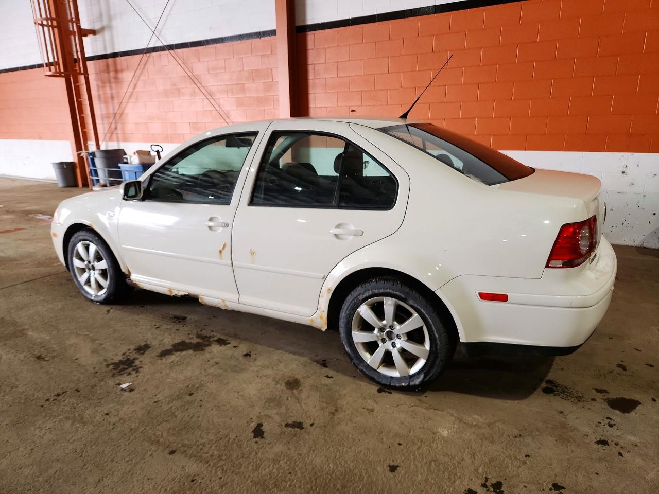 2009 Volkswagen City Jetta White vin: 3VWTK69M09M618989