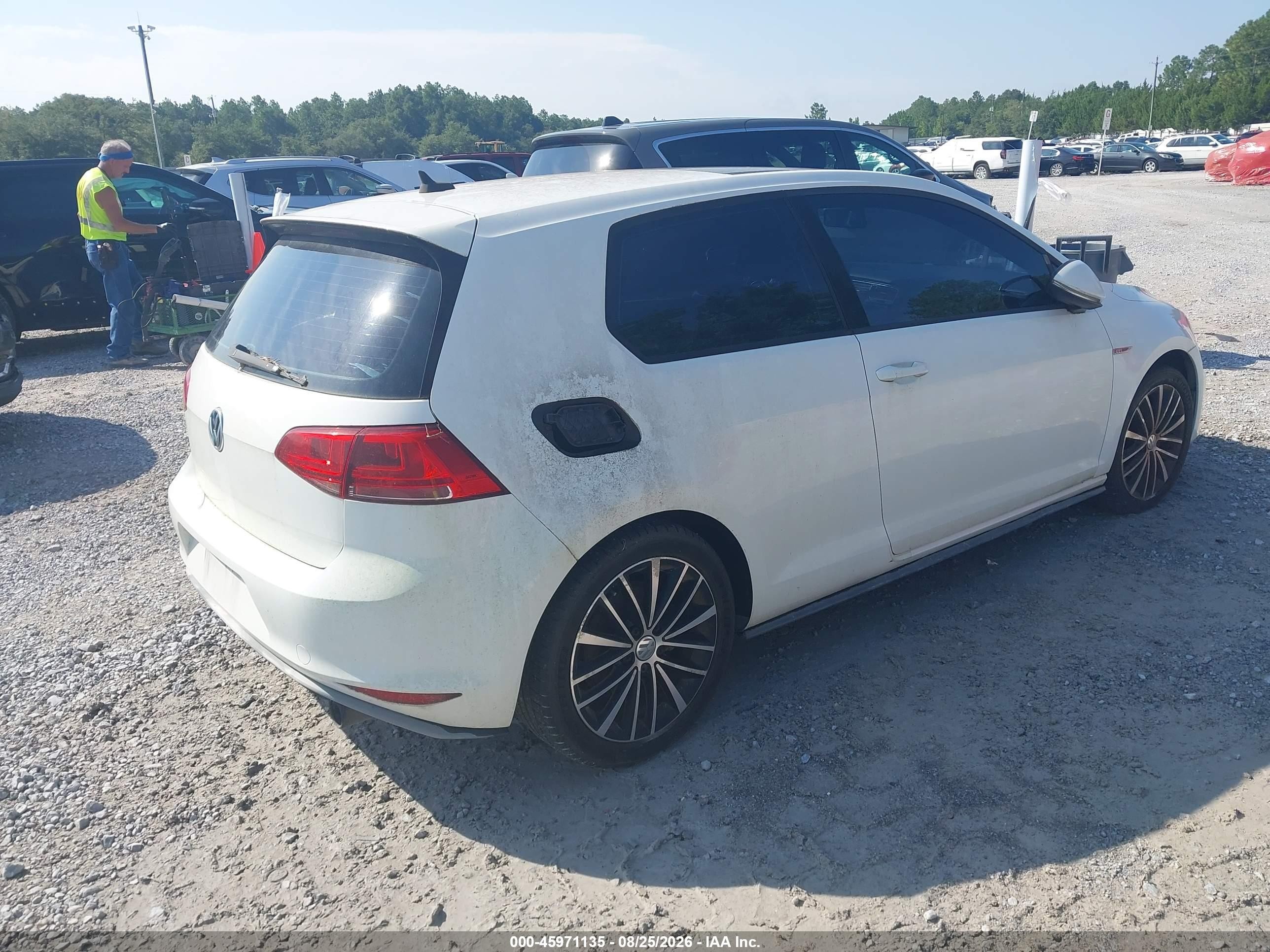 2015 Volkswagen Golf Gti 2.0t Se 2-door White vin: 3VWTT7AU4FM045993