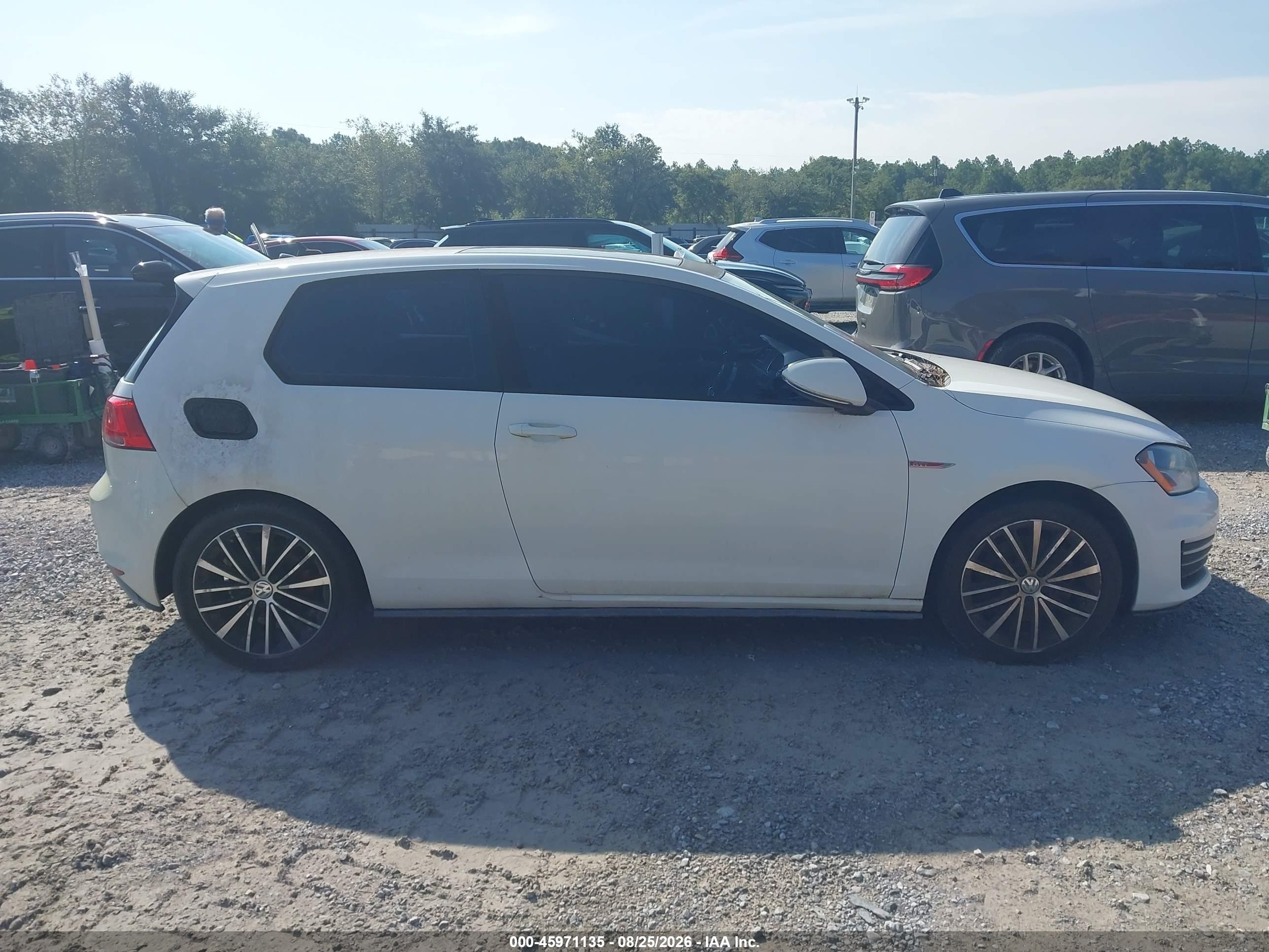 2015 Volkswagen Golf Gti 2.0t Se 2-door White vin: 3VWTT7AU4FM045993