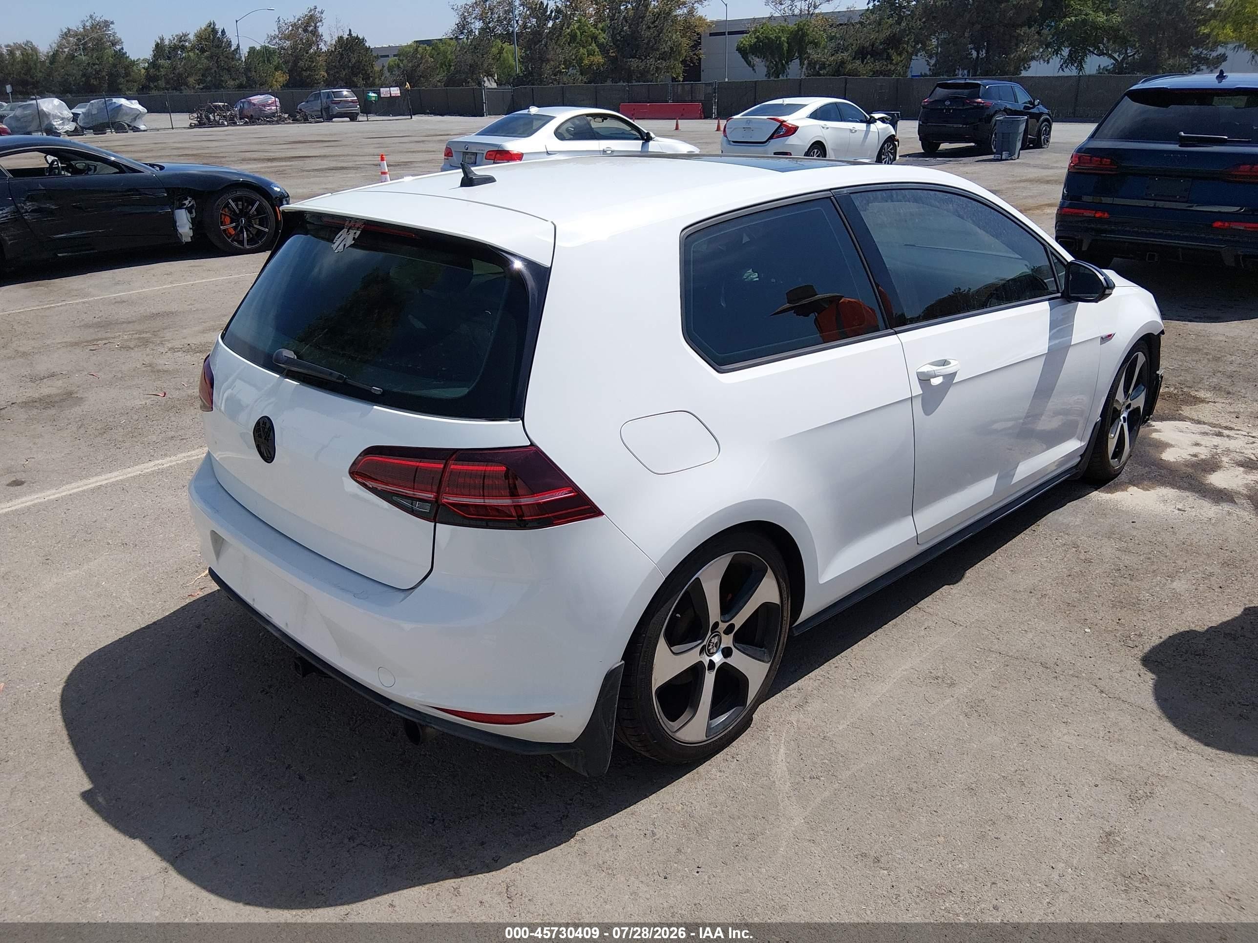 2015 Volkswagen Golf Gti 2.0t Se 2-door White vin: 3VWTT7AU4FM084258