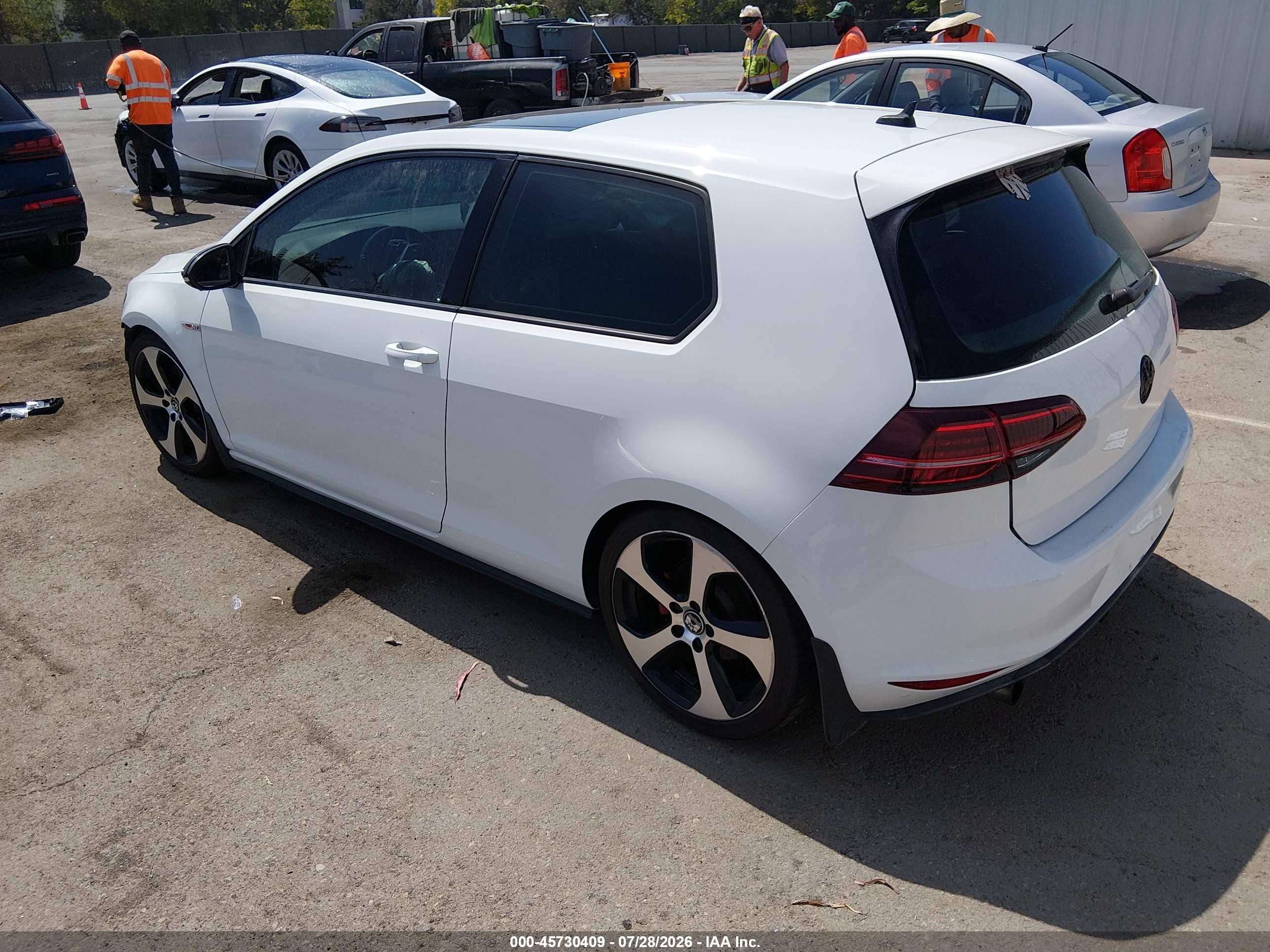 2015 Volkswagen Golf Gti 2.0t Se 2-door White vin: 3VWTT7AU4FM084258