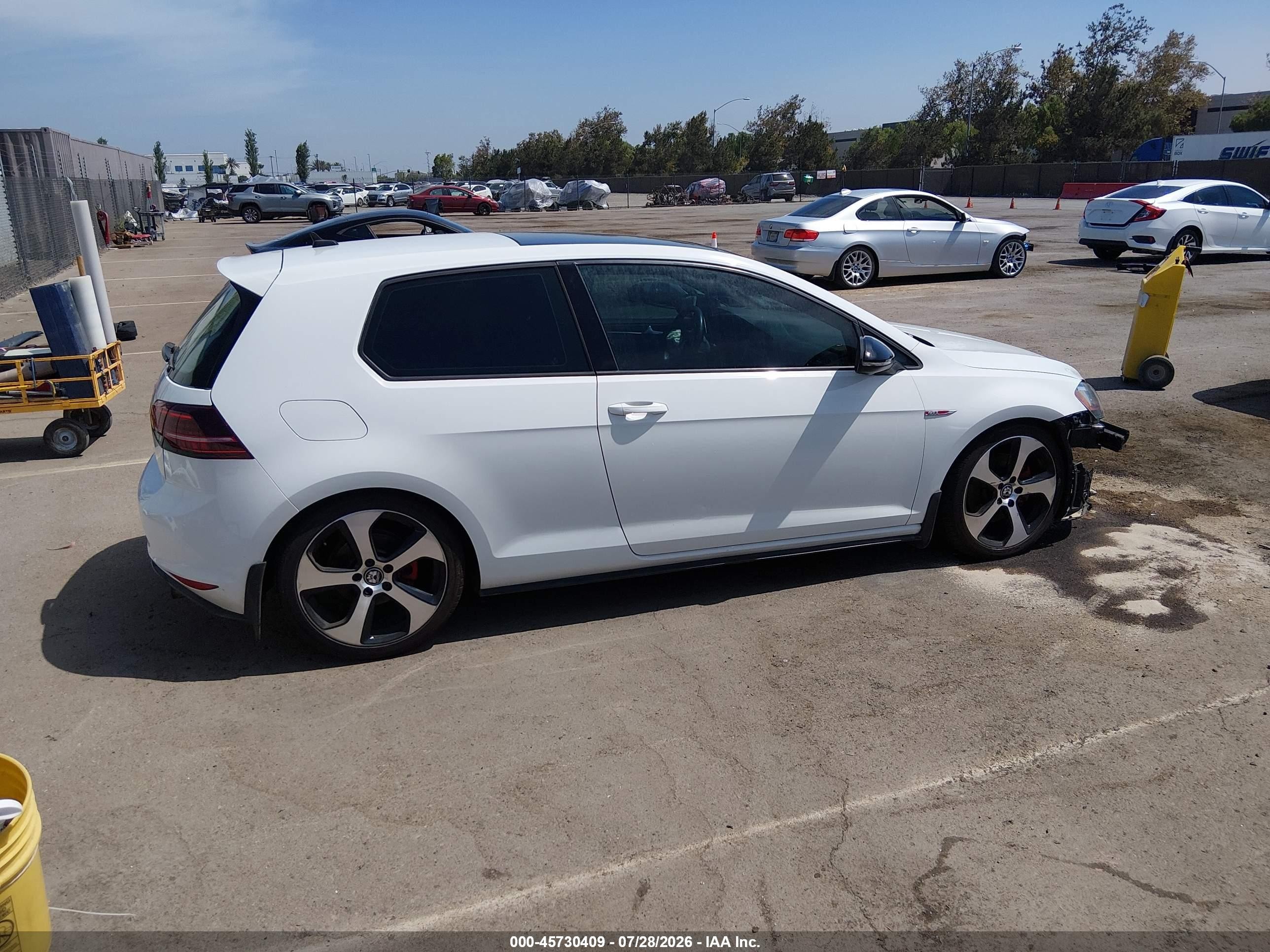 2015 Volkswagen Golf Gti 2.0t Se 2-door White vin: 3VWTT7AU4FM084258