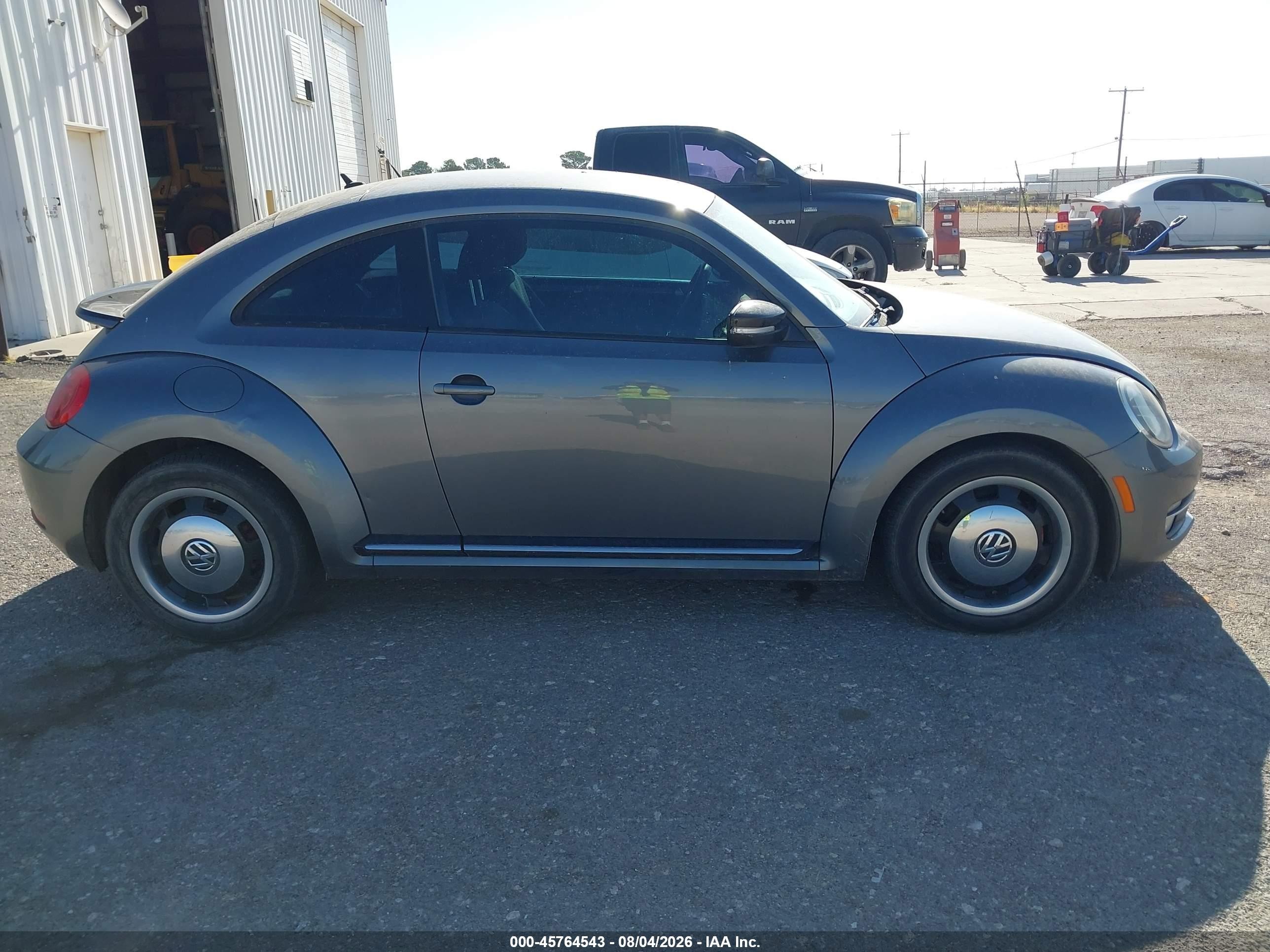 2013 Volkswagen Beetle 2.0t Turbo Gray vin: 3VWV67AT2DM606597