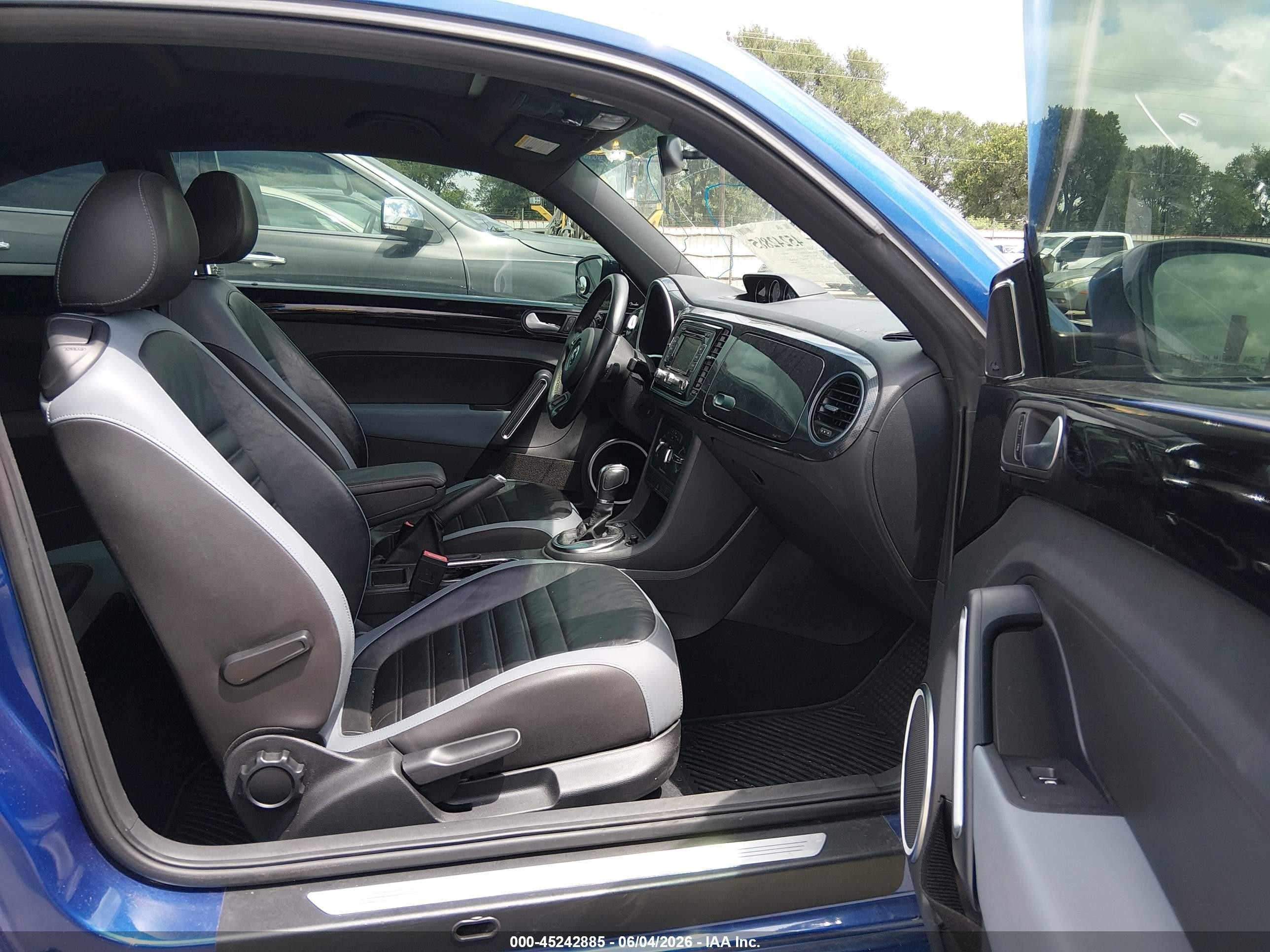 2013 Volkswagen Beetle 2.0t Turbo Синий vin: 3VWV67AT2DM616403