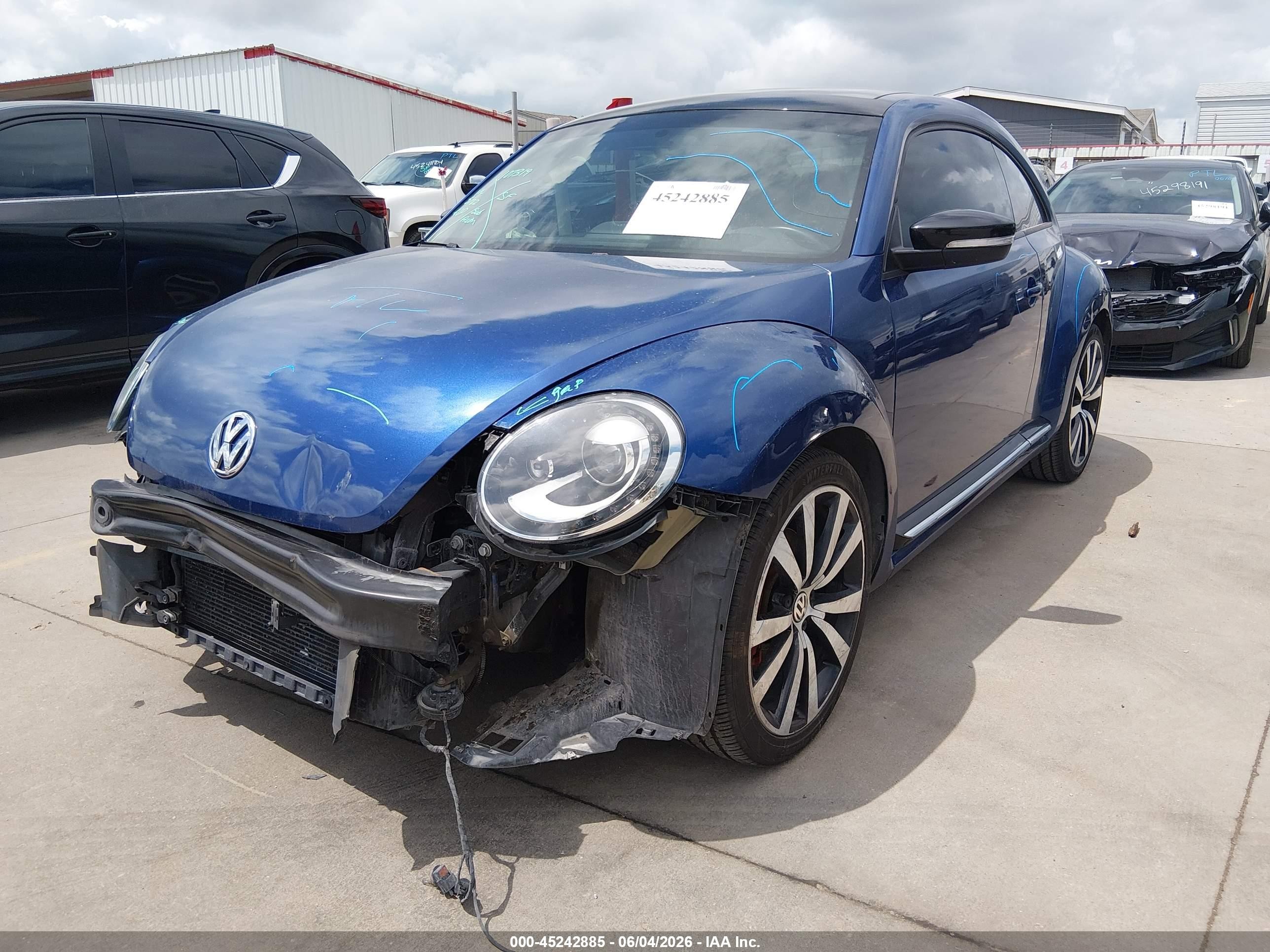 2013 Volkswagen Beetle 2.0t Turbo Синий vin: 3VWV67AT2DM616403