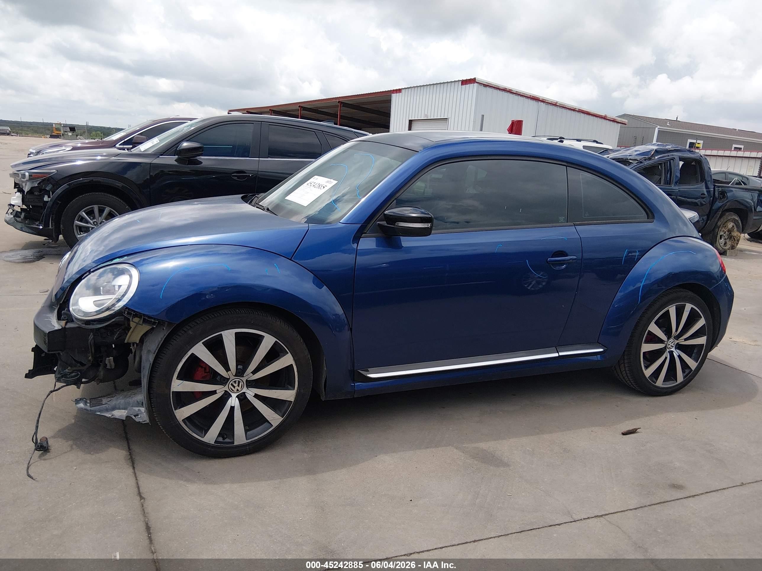 2013 Volkswagen Beetle 2.0t Turbo Синий vin: 3VWV67AT2DM616403