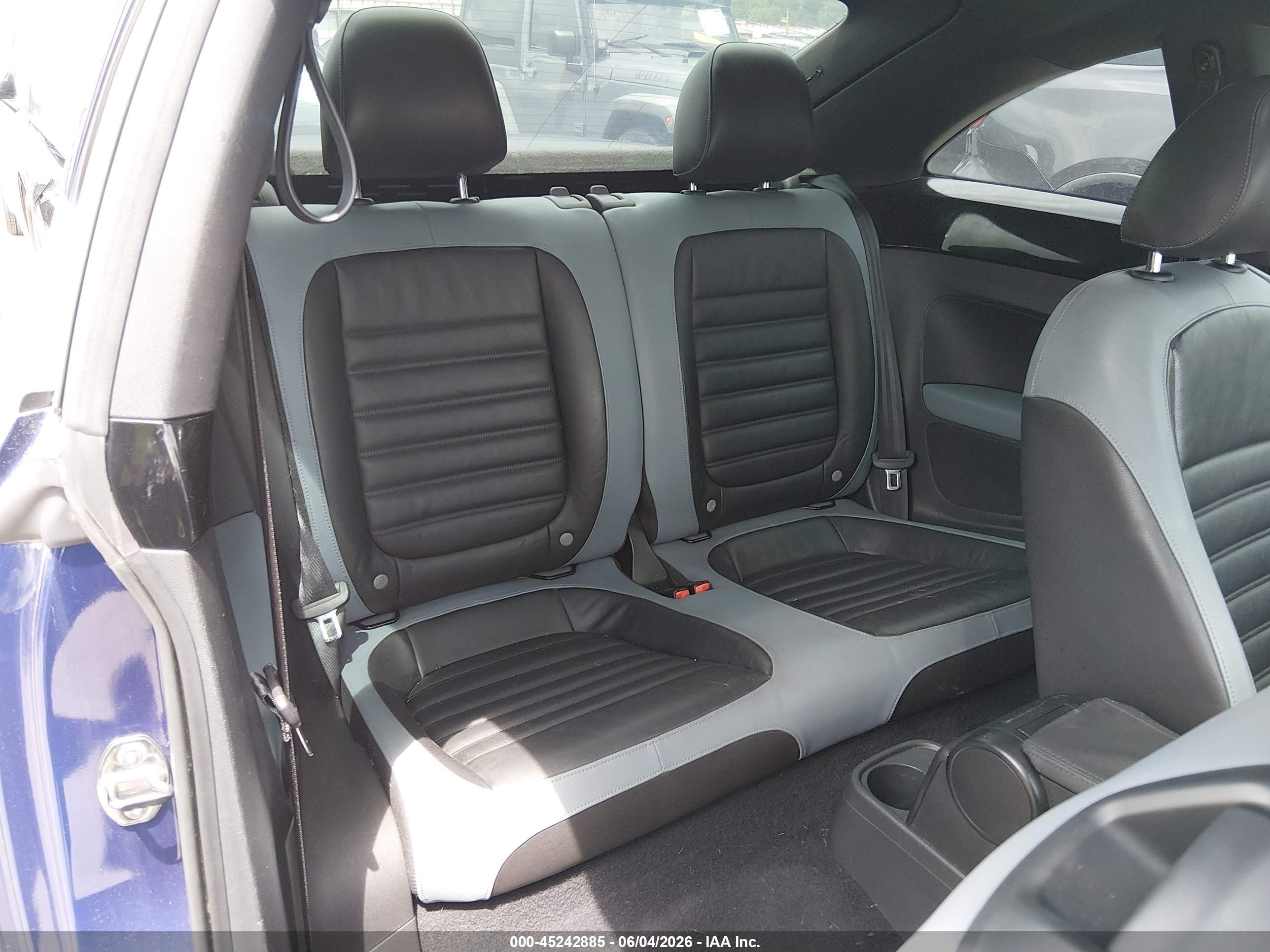 2013 Volkswagen Beetle 2.0t Turbo Синий vin: 3VWV67AT2DM616403