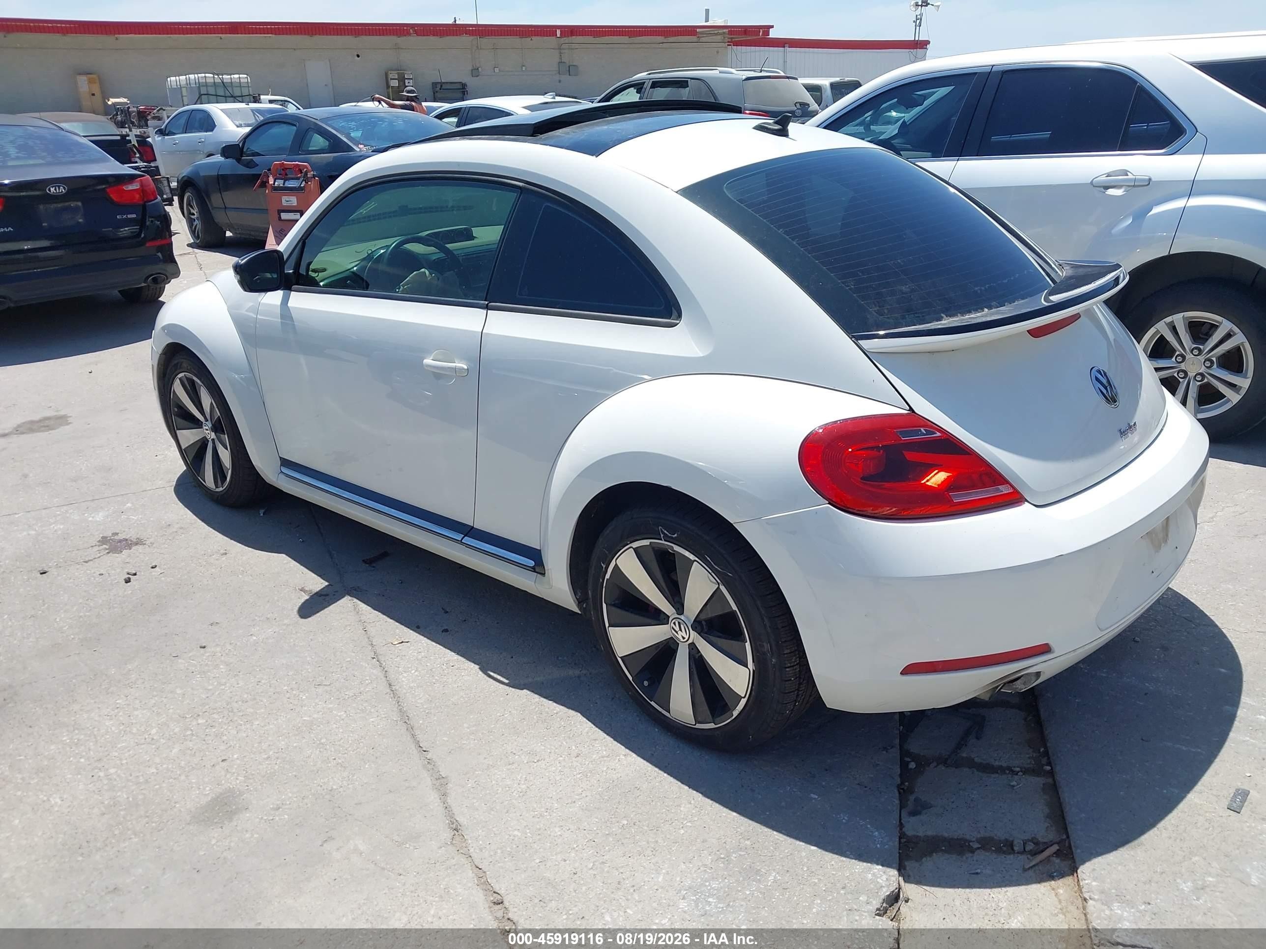 2013 Volkswagen Beetle 2.0t Turbo White vin: 3VWV67AT5DM645281