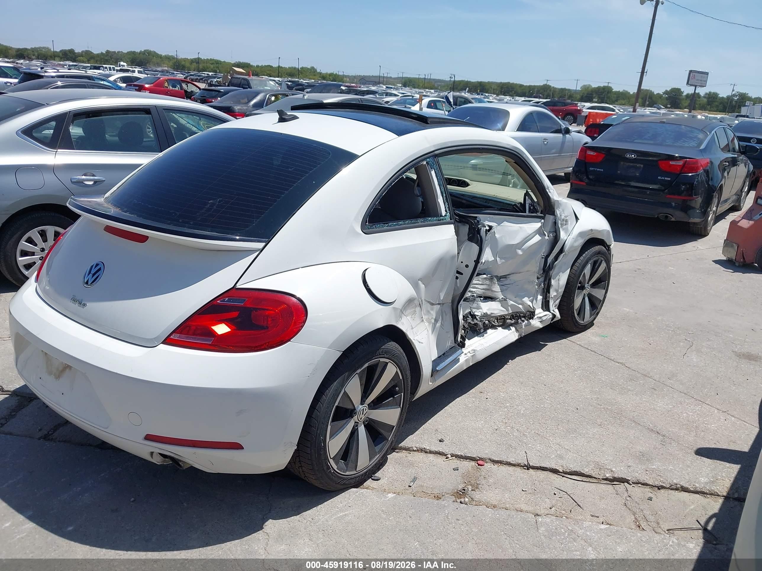 2013 Volkswagen Beetle 2.0t Turbo White vin: 3VWV67AT5DM645281