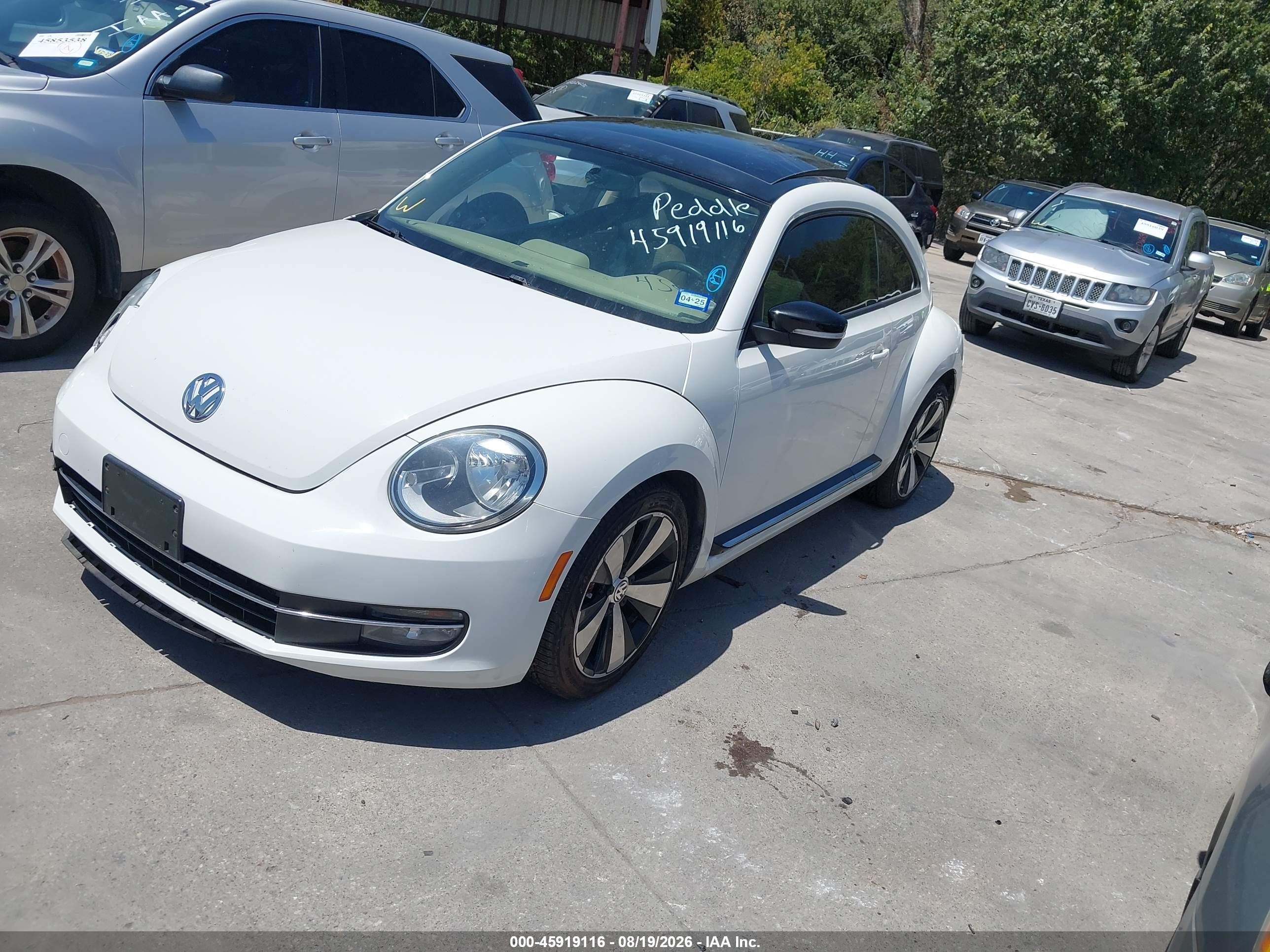 2013 Volkswagen Beetle 2.0t Turbo White vin: 3VWV67AT5DM645281