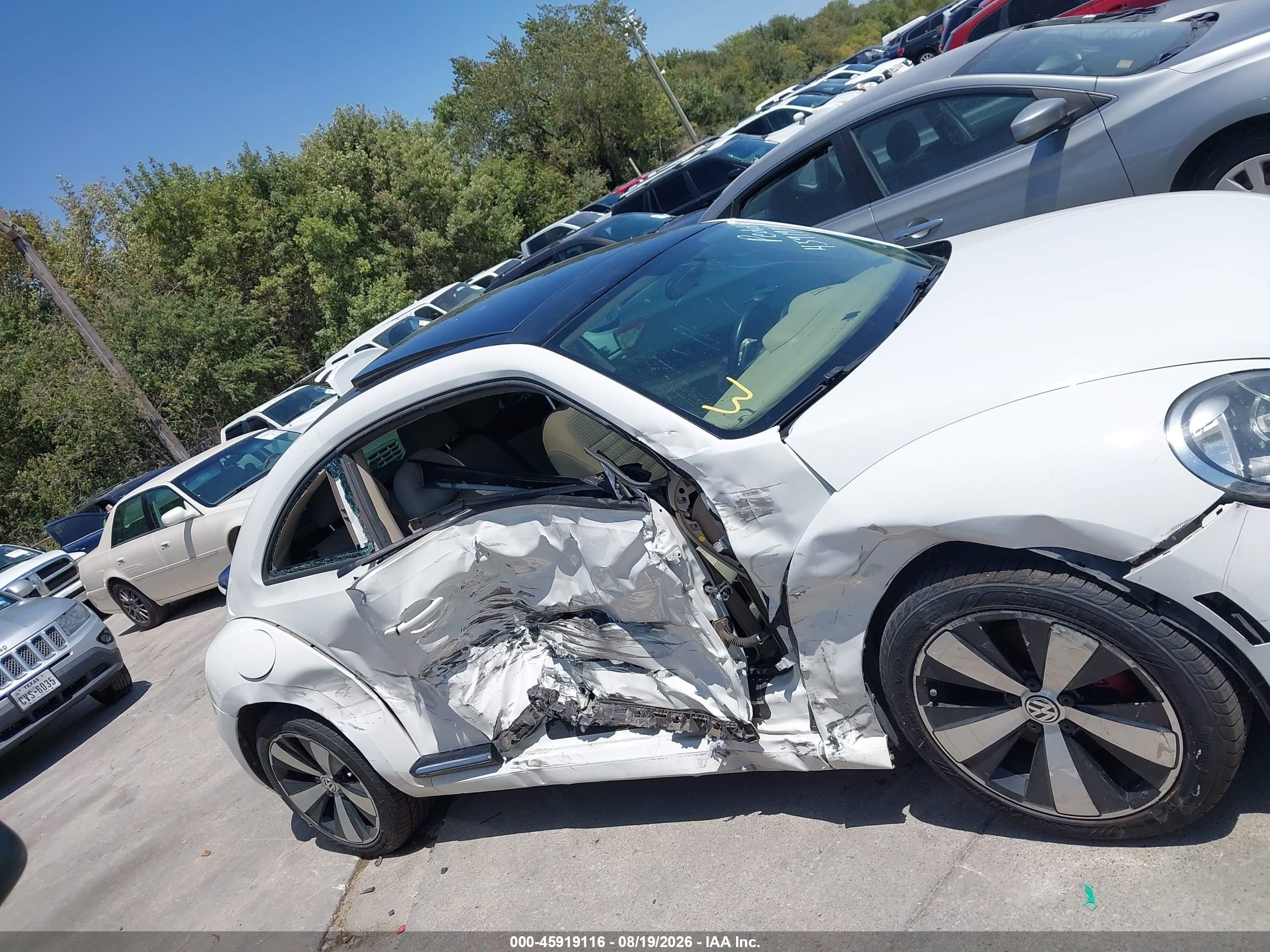 2013 Volkswagen Beetle 2.0t Turbo White vin: 3VWV67AT5DM645281