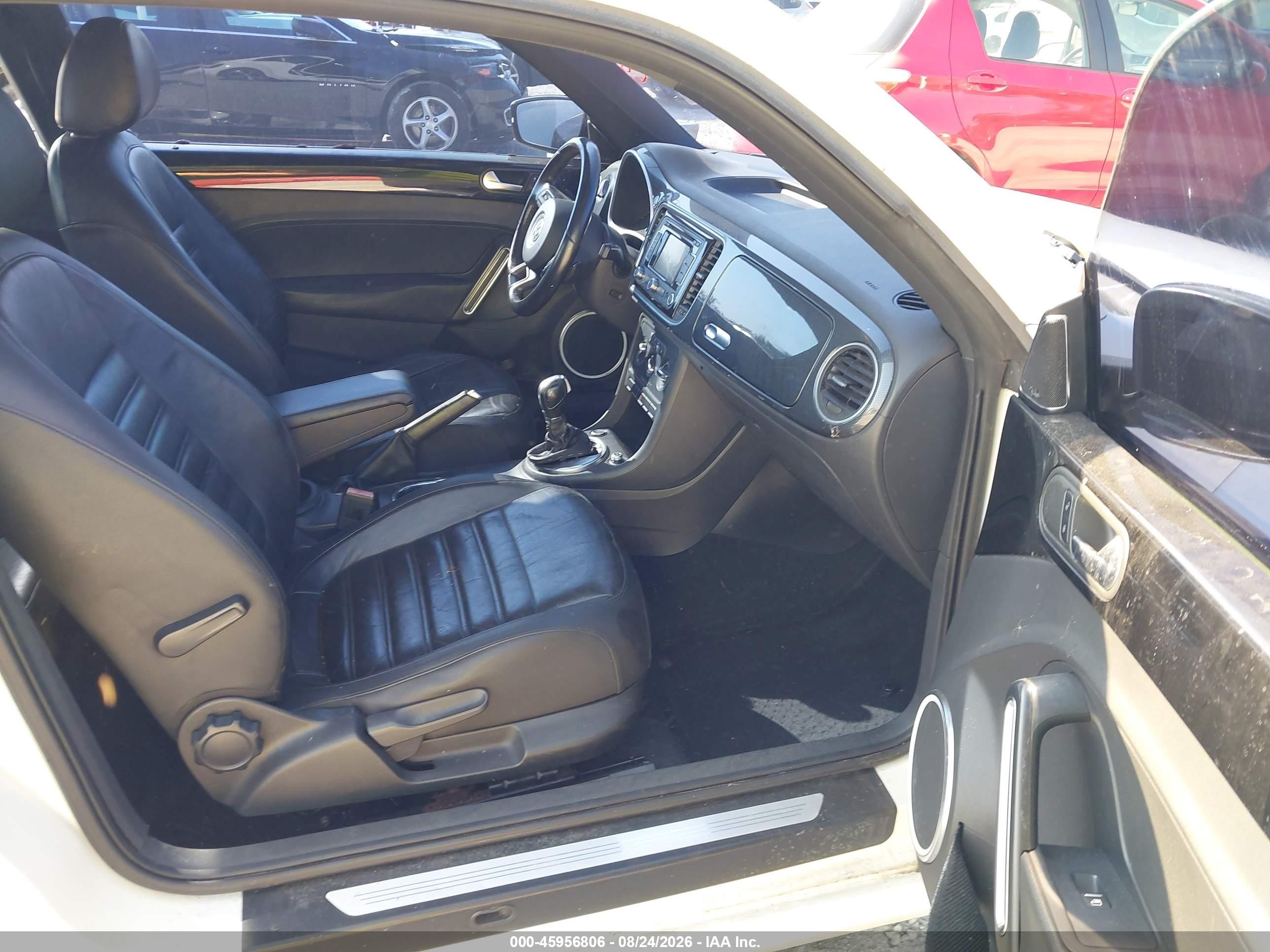 2012 Volkswagen Beetle 2.0t Turbo White vin: 3VWV87AT8CM625454