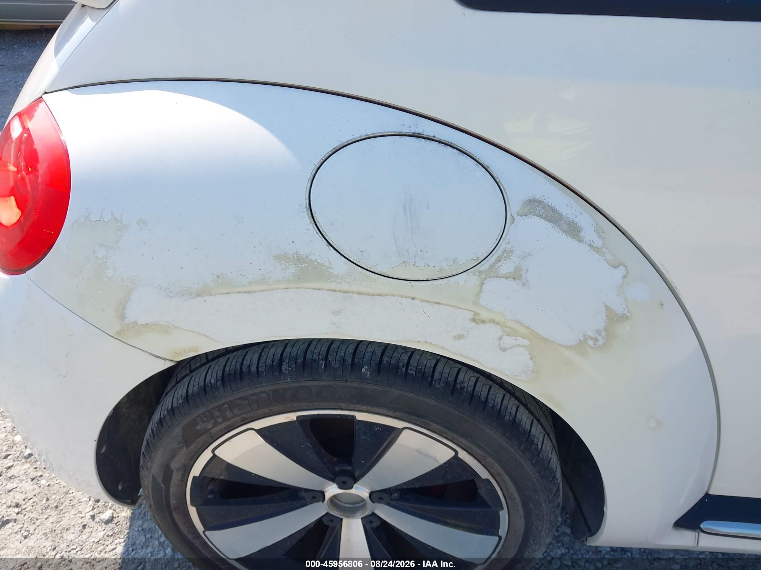 2012 Volkswagen Beetle 2.0t Turbo White vin: 3VWV87AT8CM625454