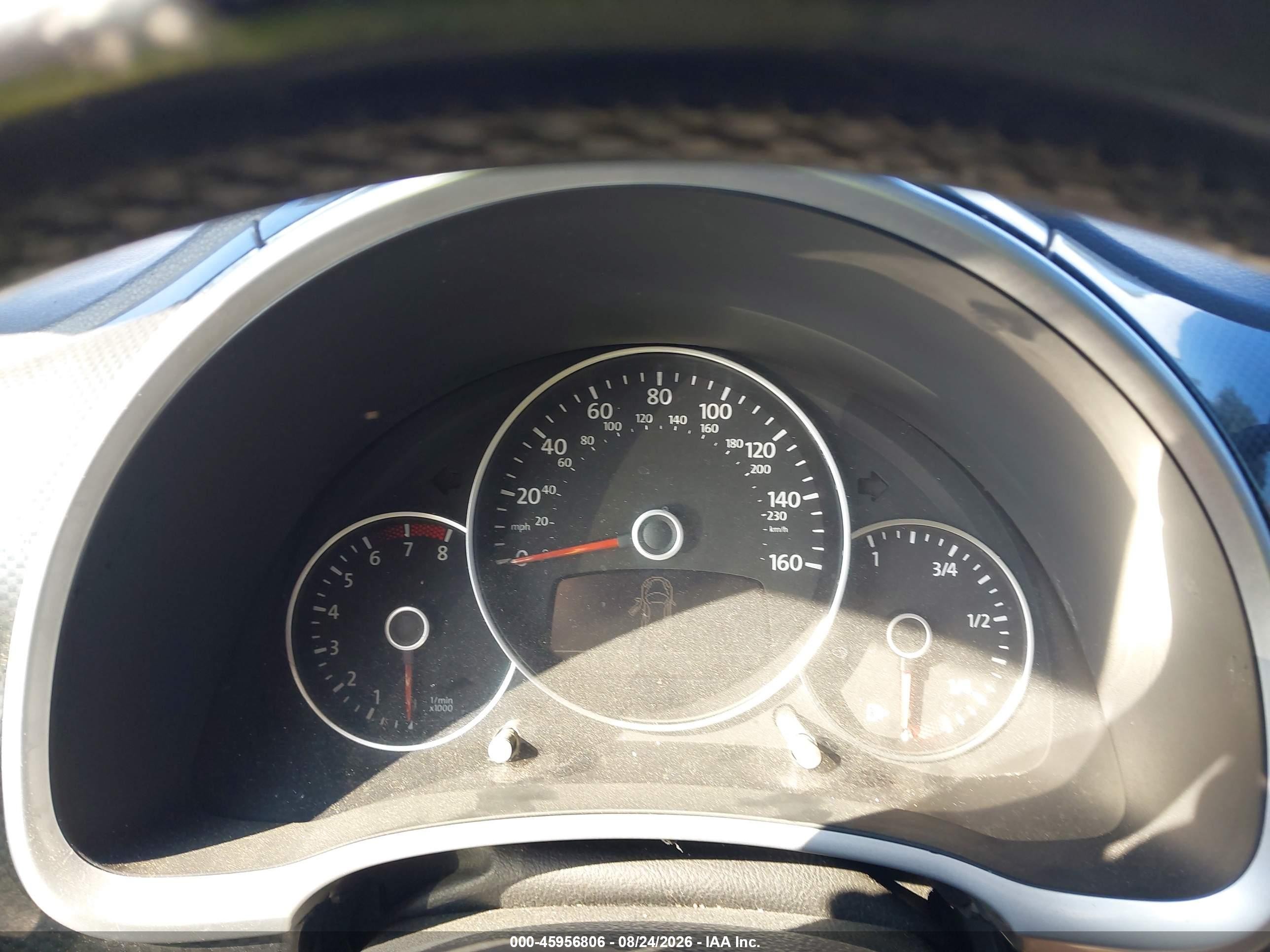 2012 Volkswagen Beetle 2.0t Turbo White vin: 3VWV87AT8CM625454