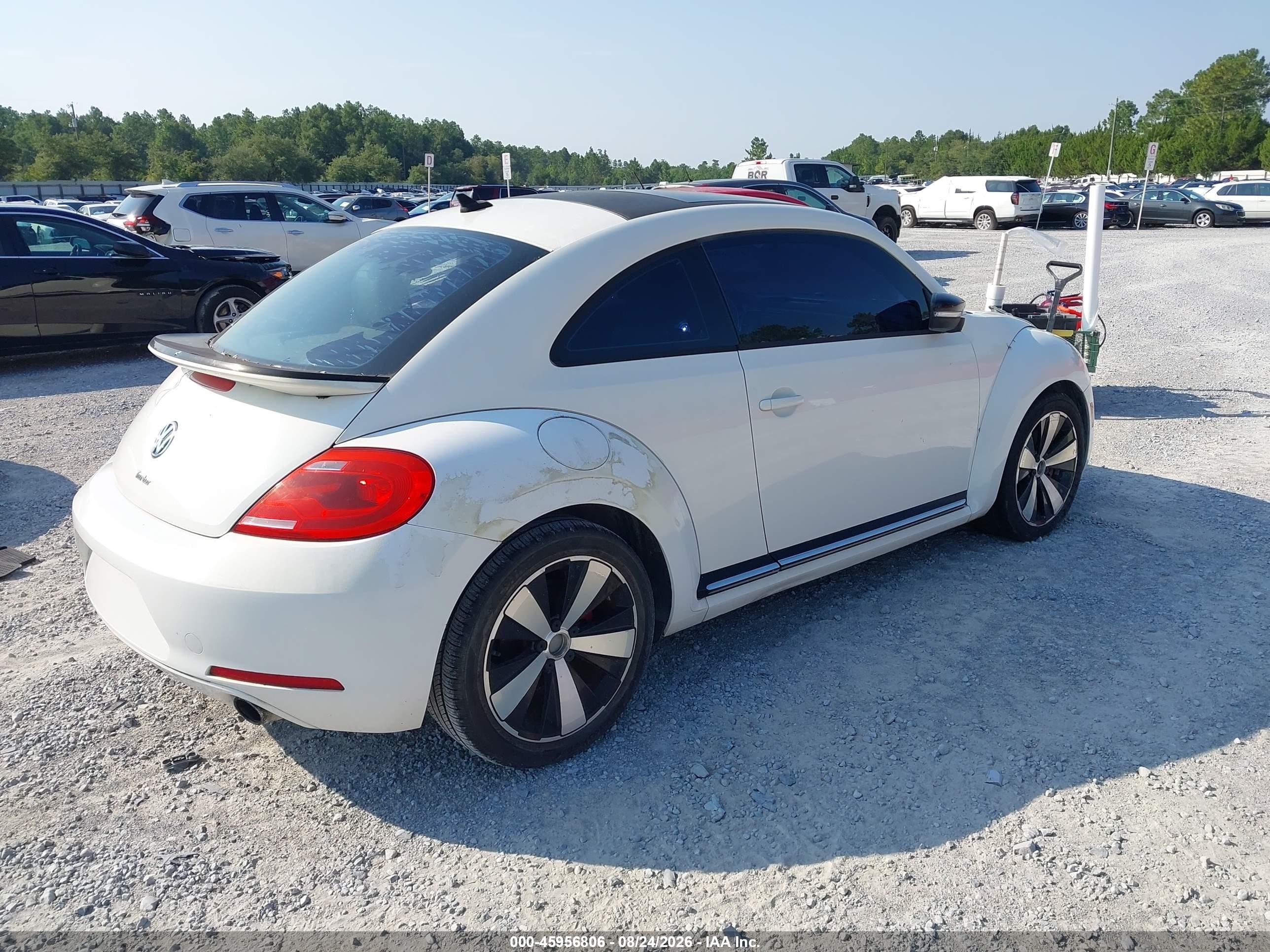 2012 Volkswagen Beetle 2.0t Turbo White vin: 3VWV87AT8CM625454