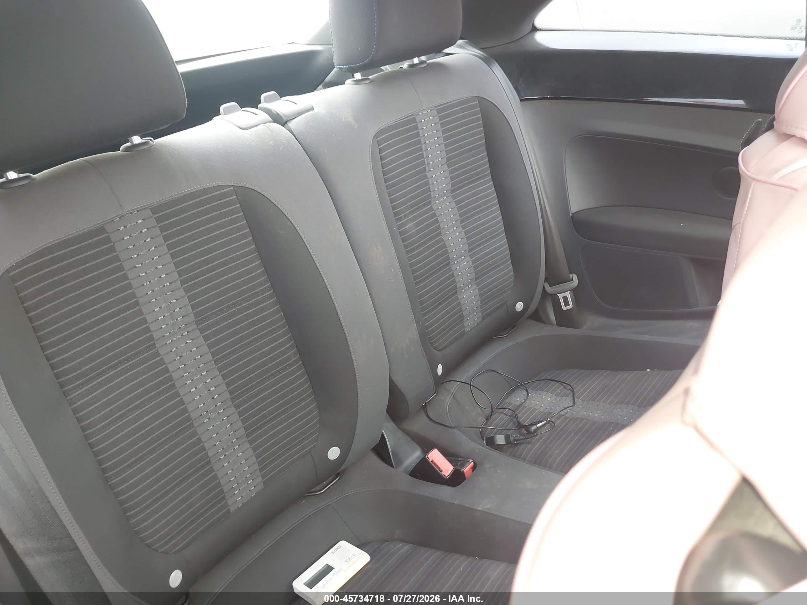 2012 Volkswagen Beetle 2.0t Turbo Black vin: 3VWVA7AT0CM616851