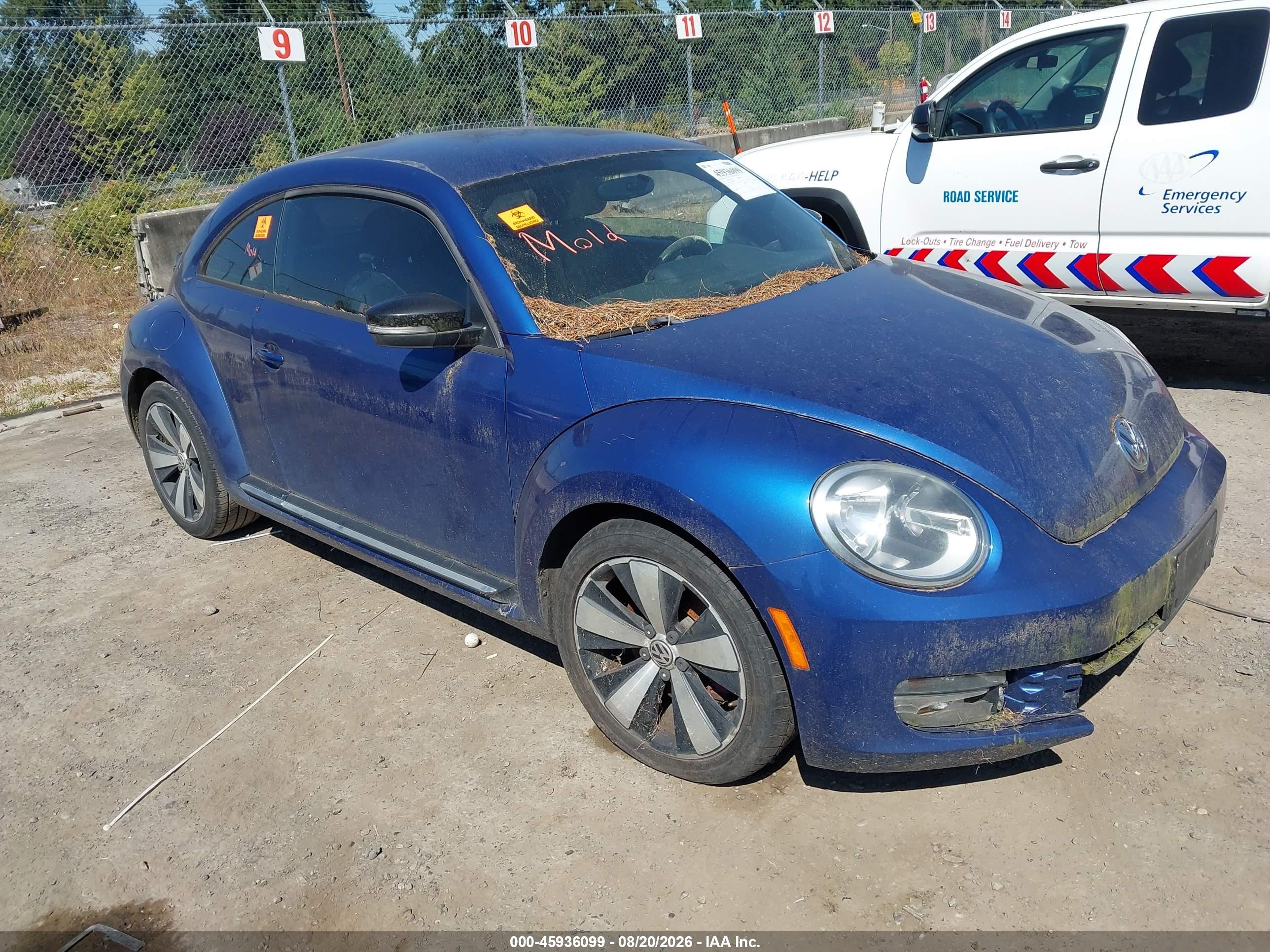 2012 Volkswagen Beetle 2.0t Turbo Синий vin: 3VWVA7AT1CM634436