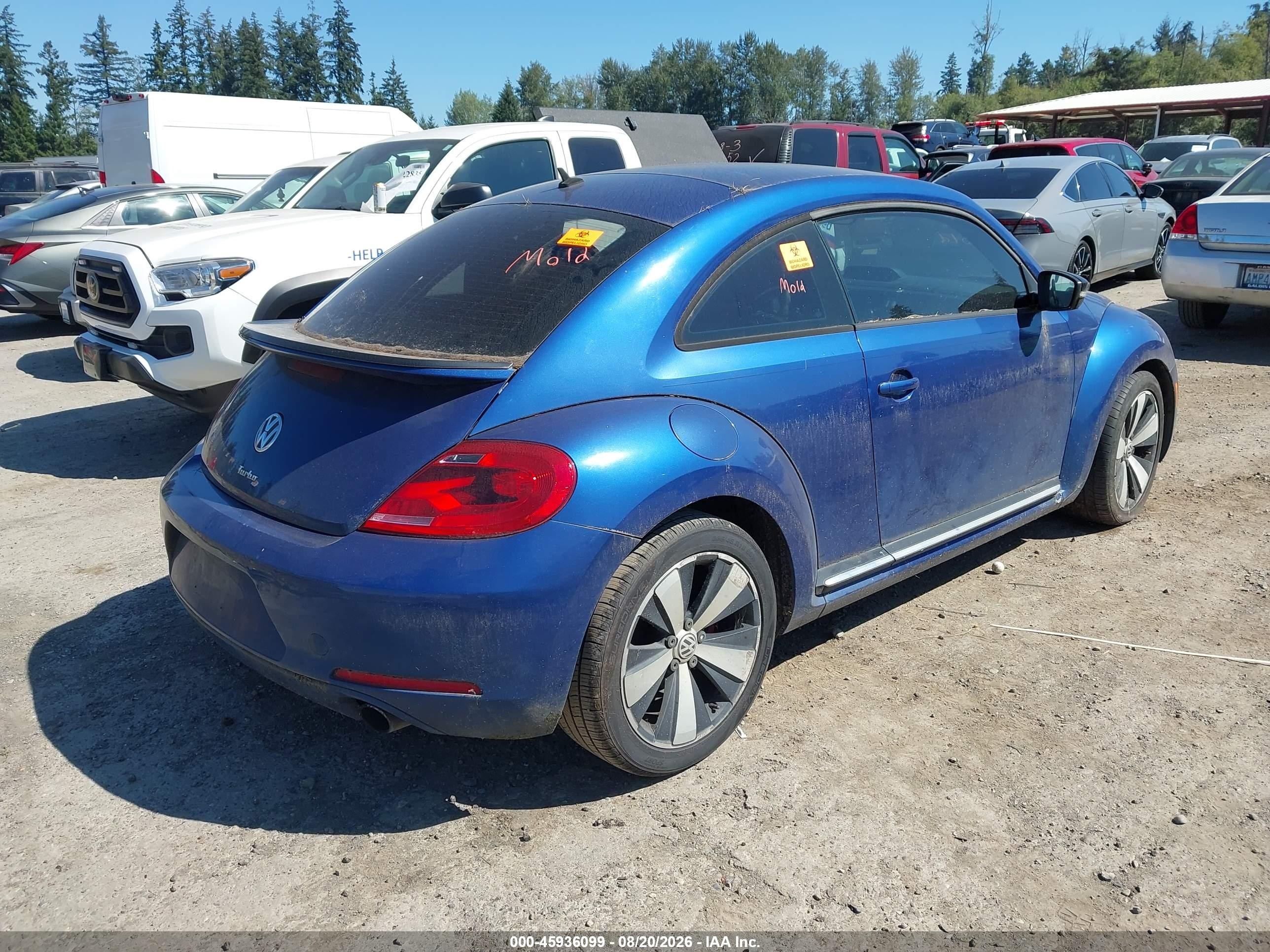 2012 Volkswagen Beetle 2.0t Turbo Синий vin: 3VWVA7AT1CM634436