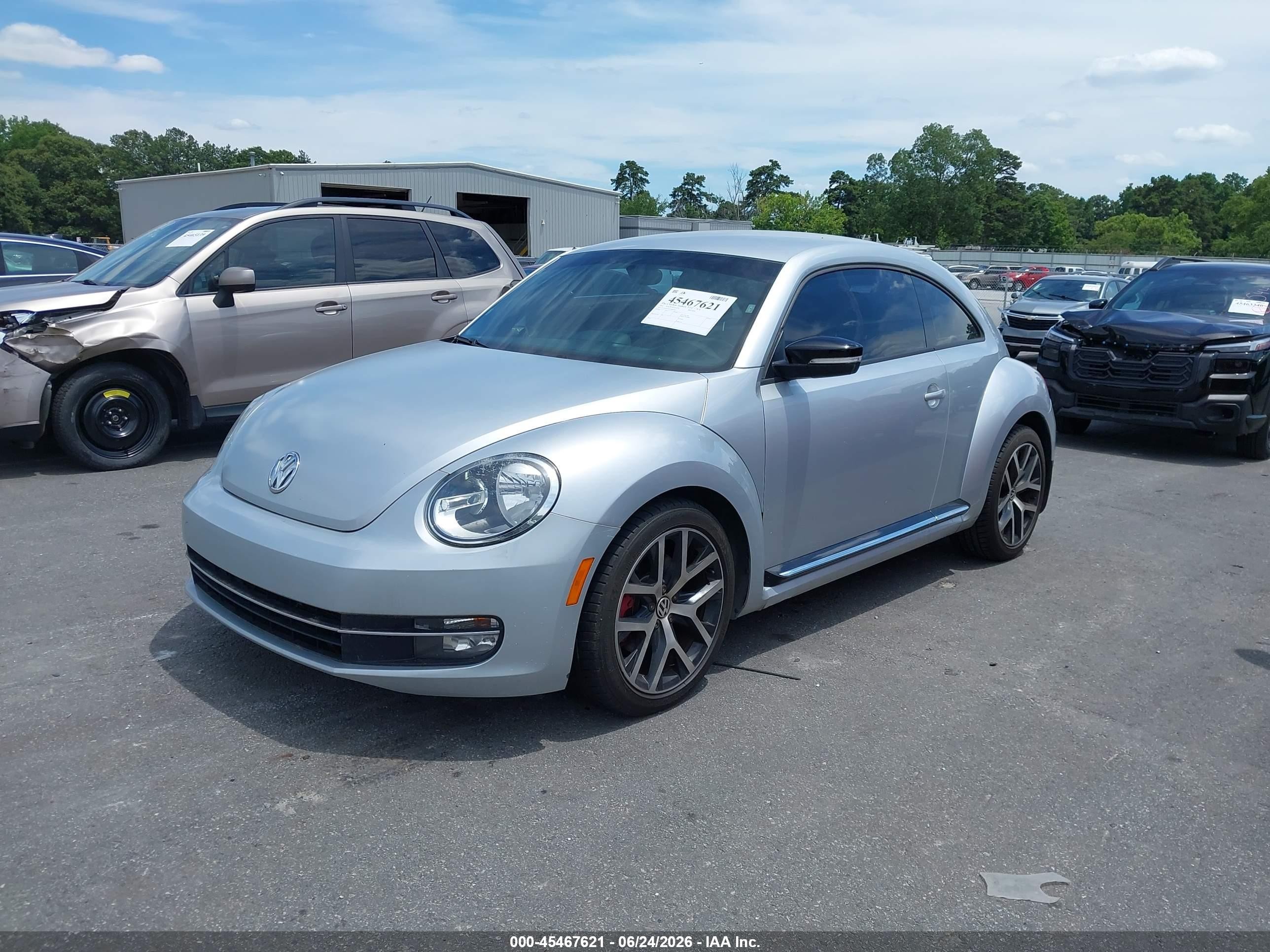 2012 Volkswagen Beetle 2.0t Turbo Silver vin: 3VWVA7AT2CM662603