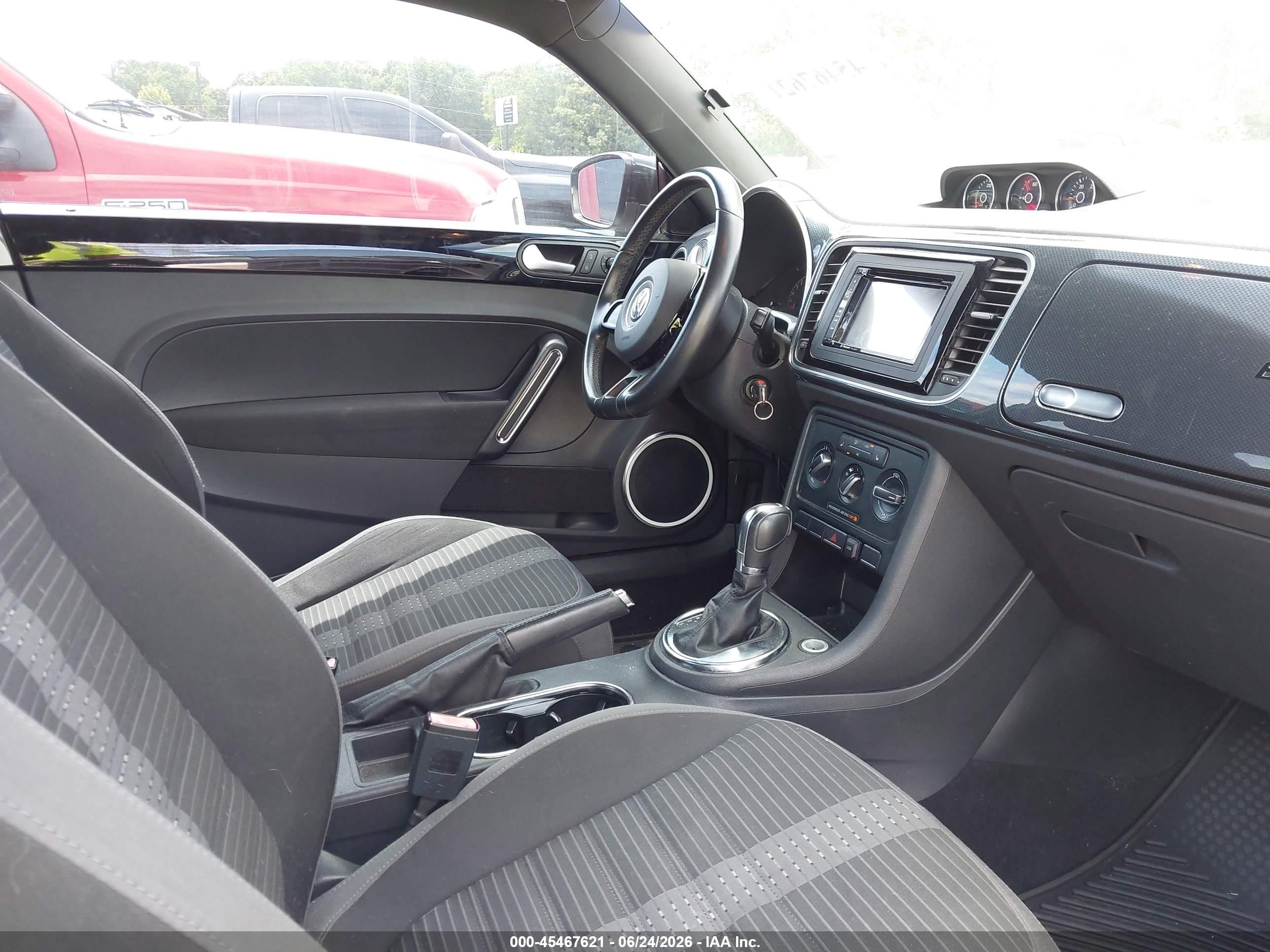 2012 Volkswagen Beetle 2.0t Turbo Silver vin: 3VWVA7AT2CM662603