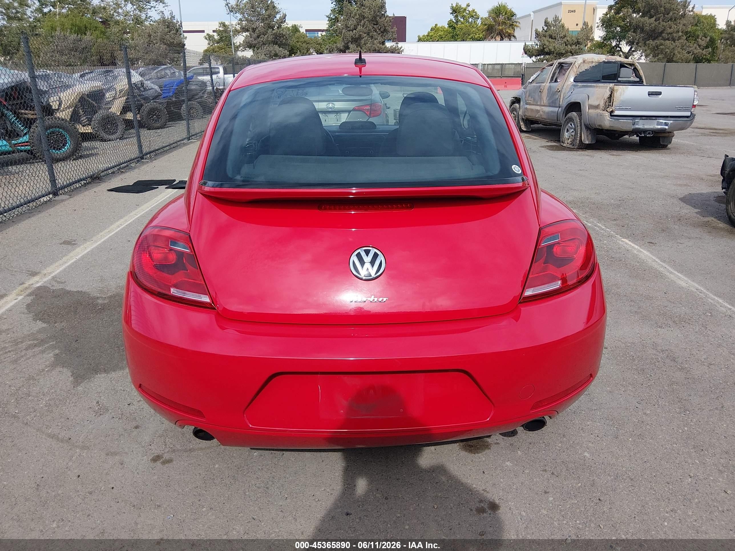 2013 Volkswagen Beetle 2.0t Turbo Red vin: 3VWVA7AT2DM634883