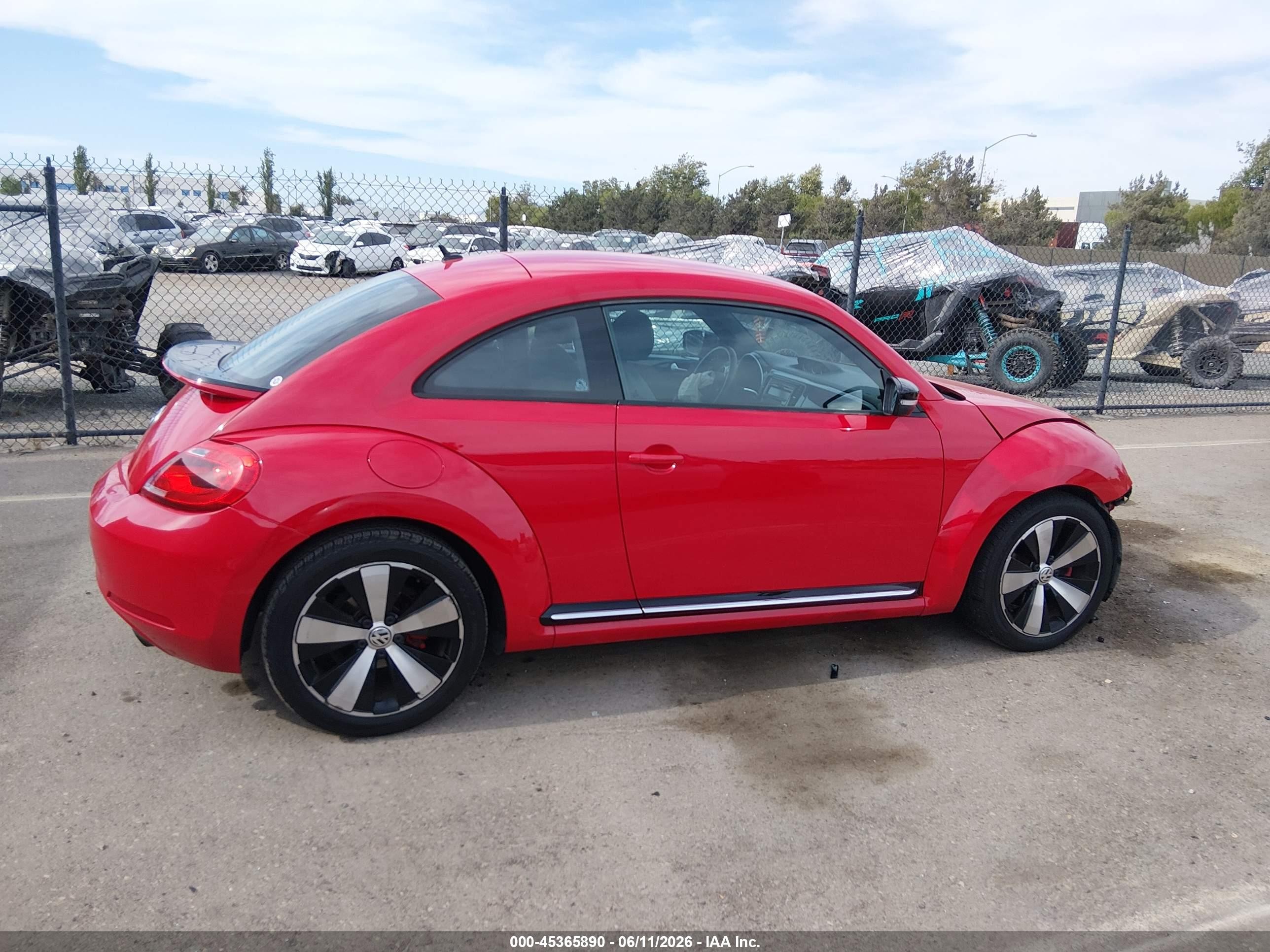 2013 Volkswagen Beetle 2.0t Turbo Red vin: 3VWVA7AT2DM634883