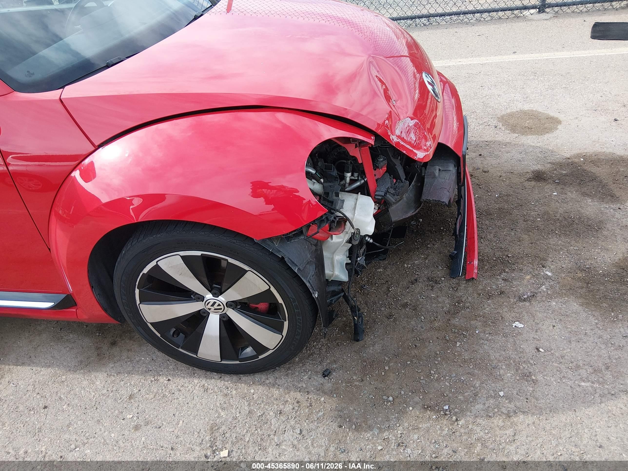 2013 Volkswagen Beetle 2.0t Turbo Red vin: 3VWVA7AT2DM634883